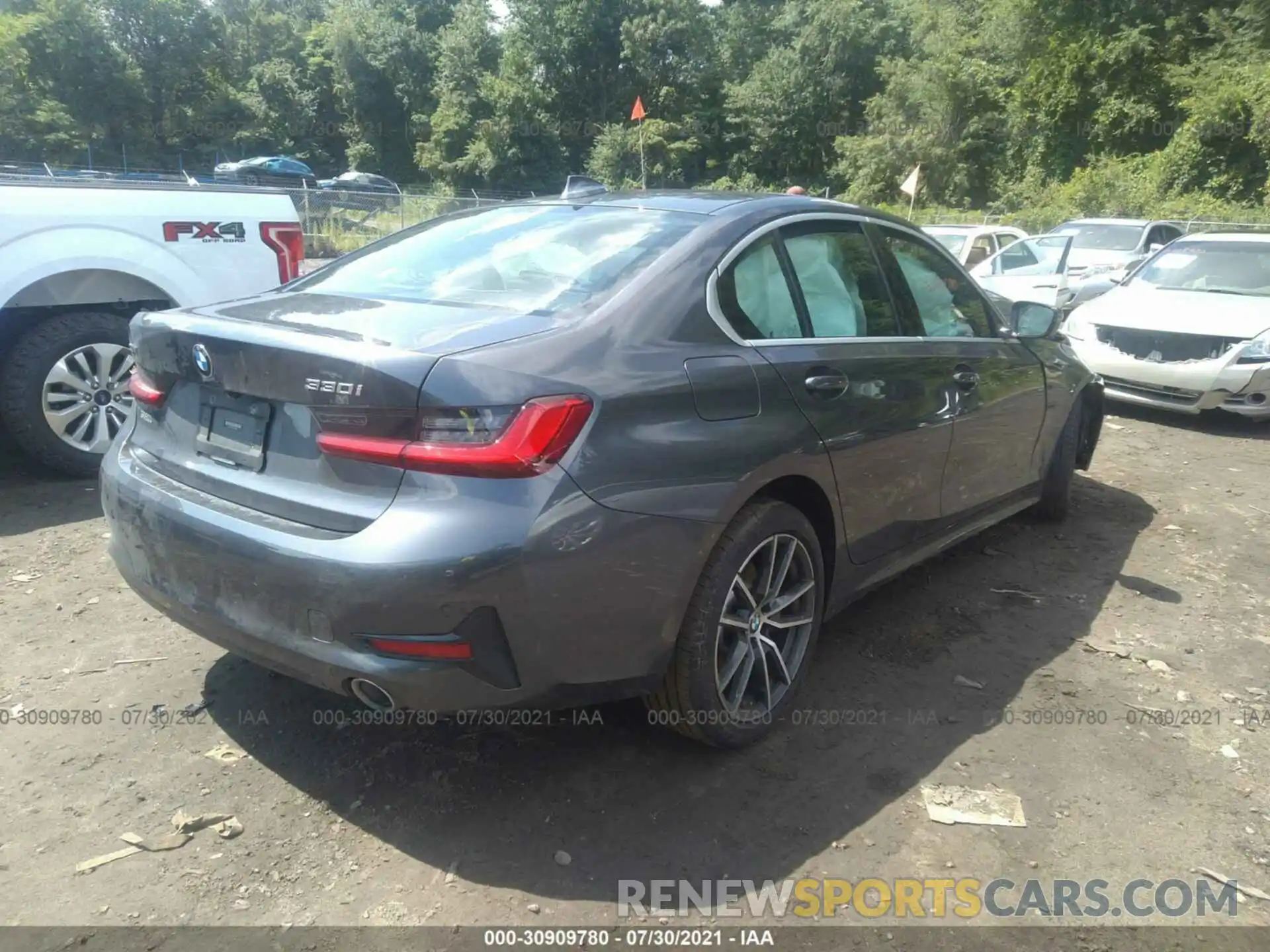 4 Photograph of a damaged car 3MW5R7J04L8B14304 BMW 3 SERIES 2020