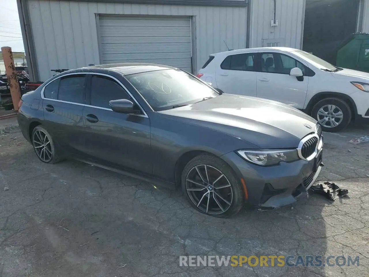 4 Photograph of a damaged car 3MW5R7J04L8B19132 BMW 3 SERIES 2020