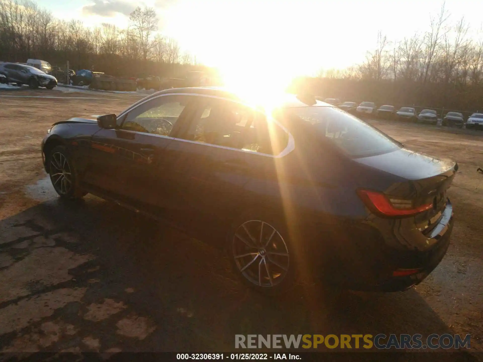 3 Photograph of a damaged car 3MW5R7J04L8B23942 BMW 3 SERIES 2020