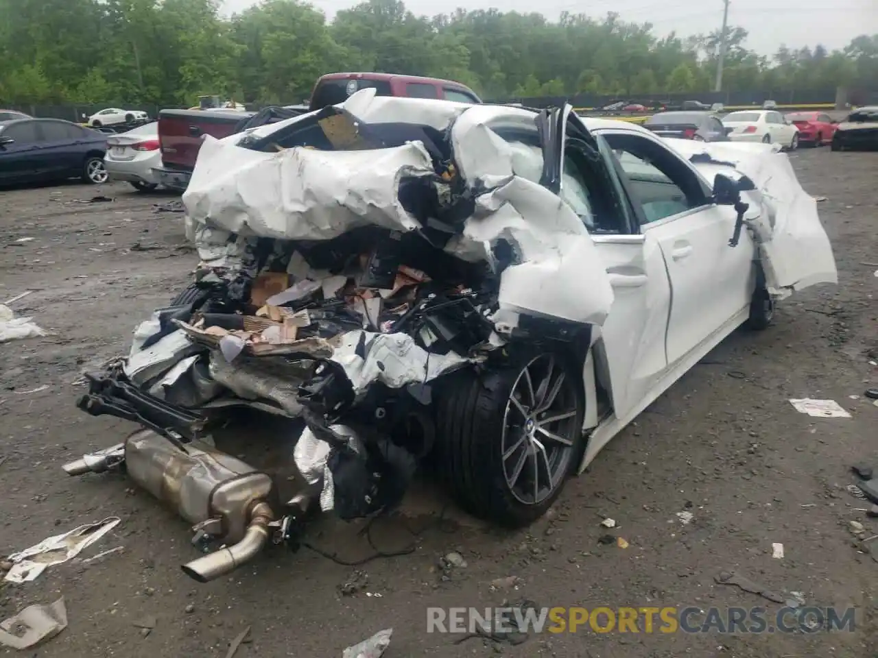 4 Photograph of a damaged car 3MW5R7J05L8B03747 BMW 3 SERIES 2020