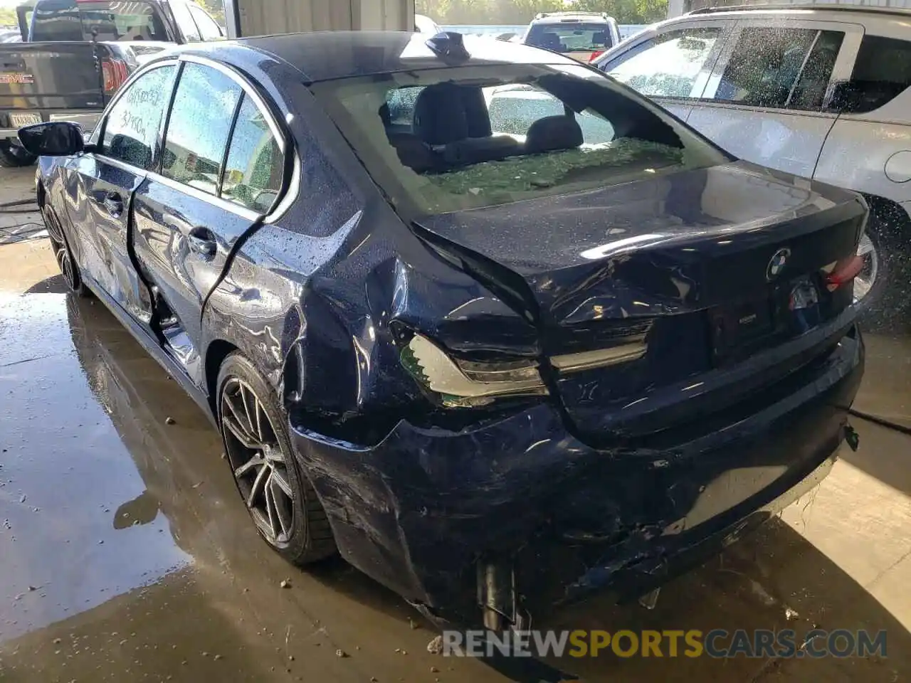 3 Photograph of a damaged car 3MW5R7J05L8B07961 BMW 3 SERIES 2020