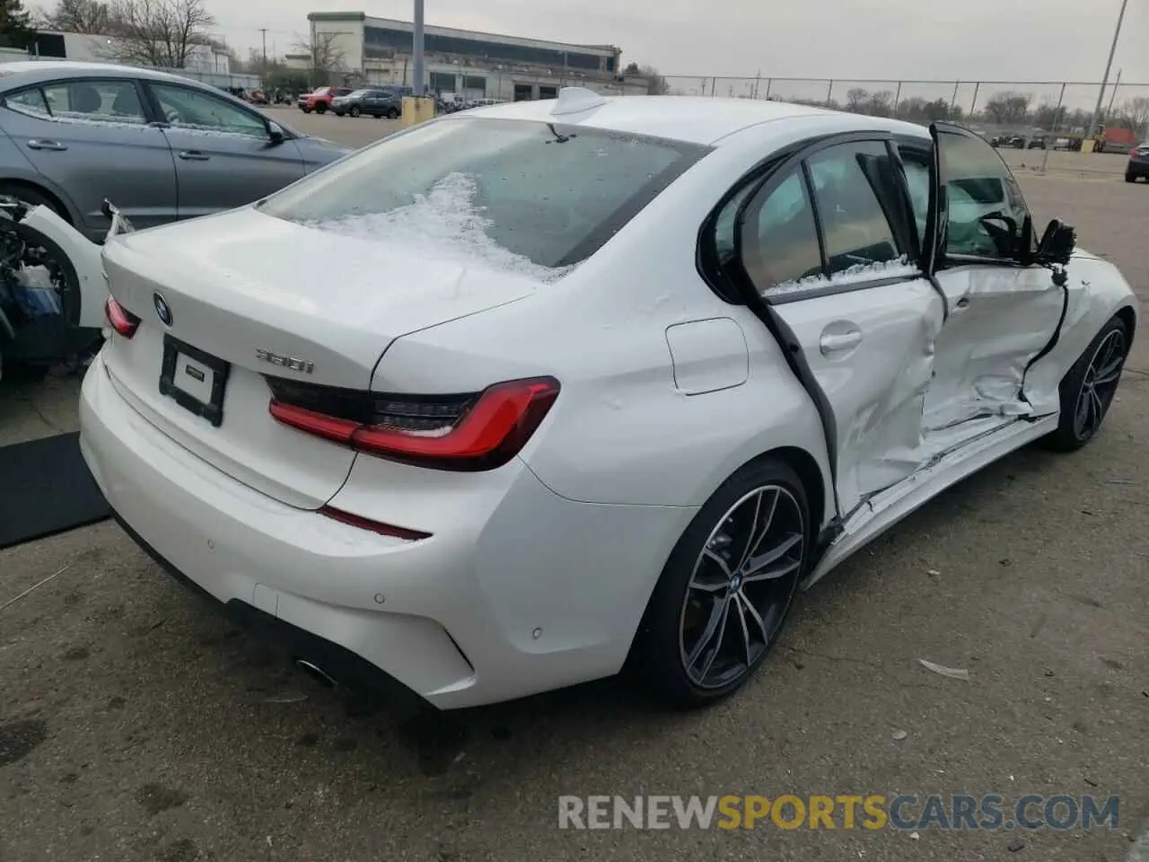 3 Photograph of a damaged car 3MW5R7J05L8B26106 BMW 3 SERIES 2020