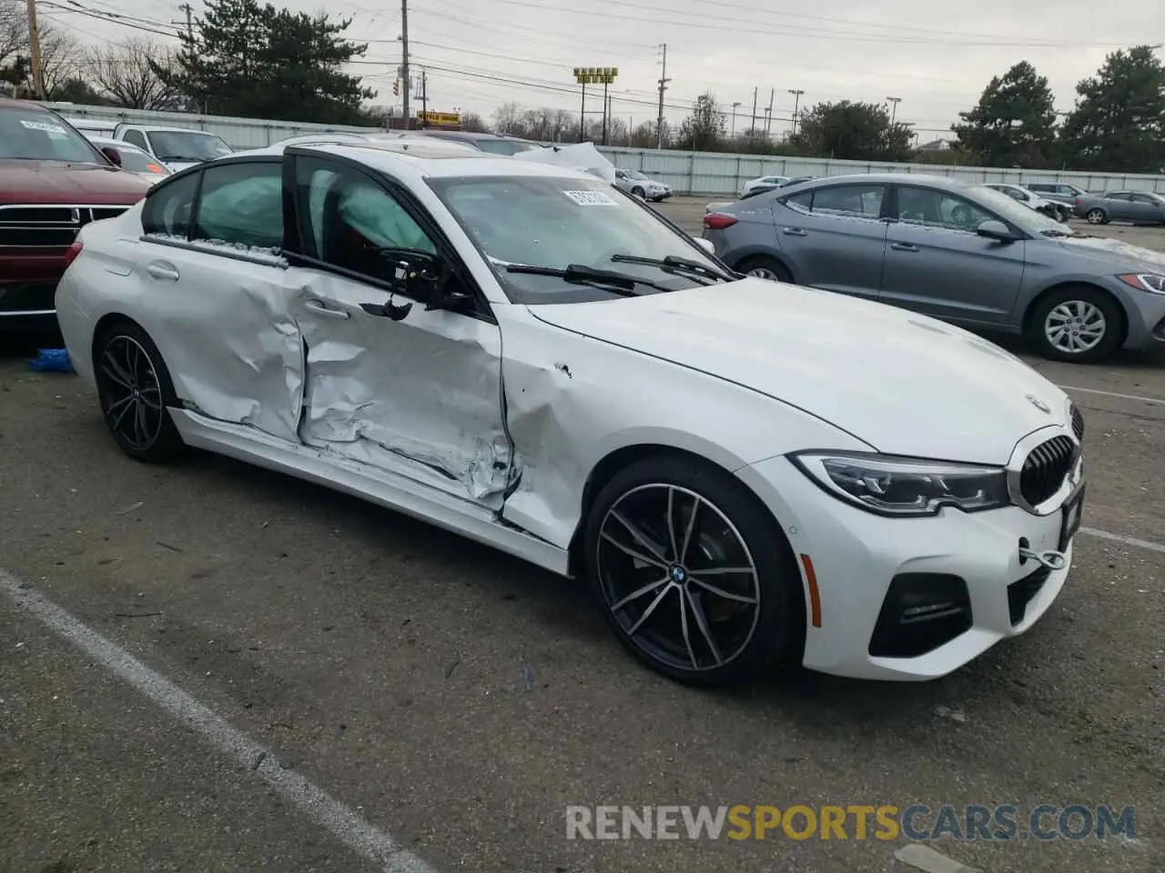 4 Photograph of a damaged car 3MW5R7J05L8B26106 BMW 3 SERIES 2020