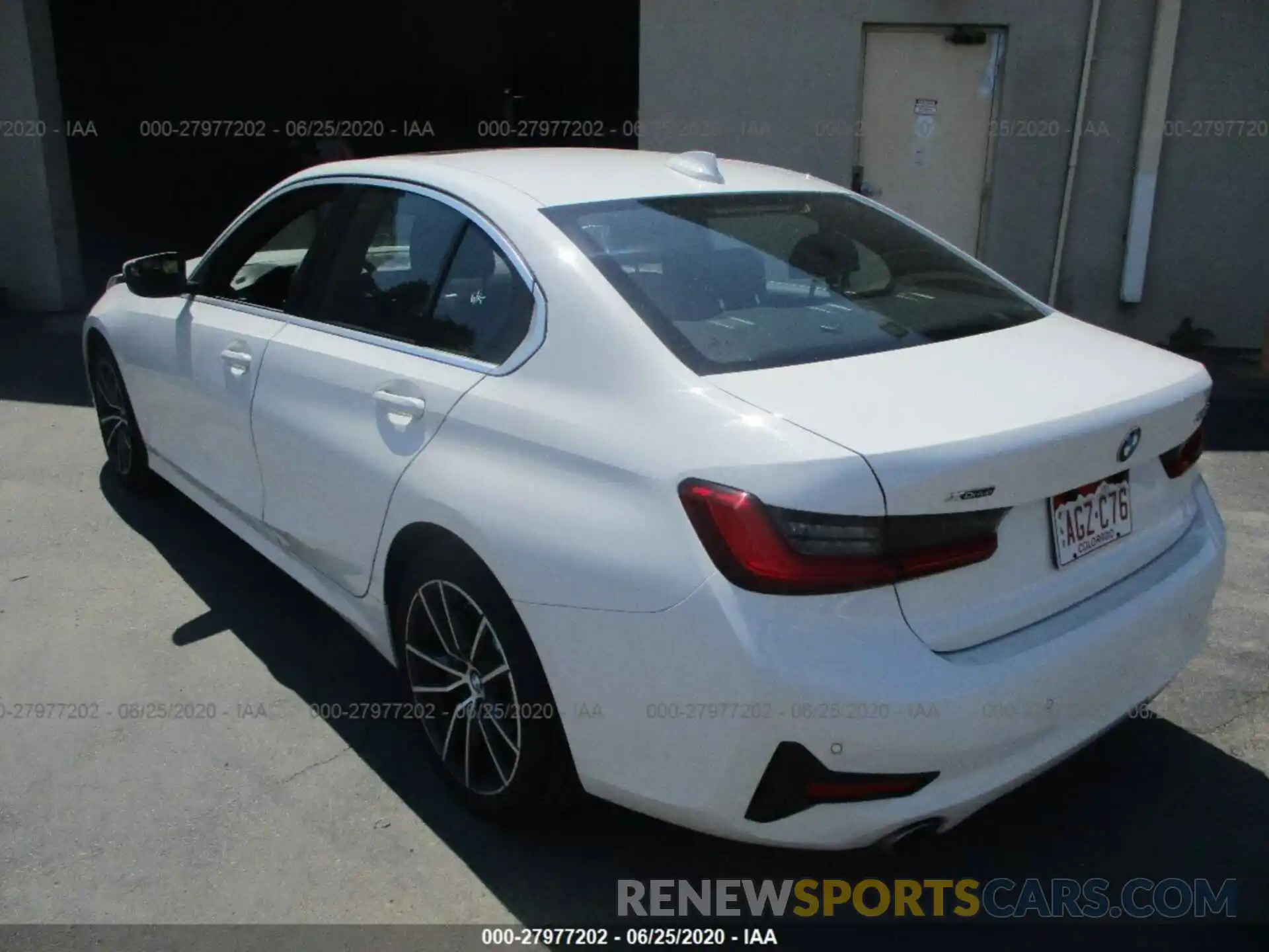 4 Photograph of a damaged car 3MW5R7J06L8B23294 BMW 3 SERIES 2020