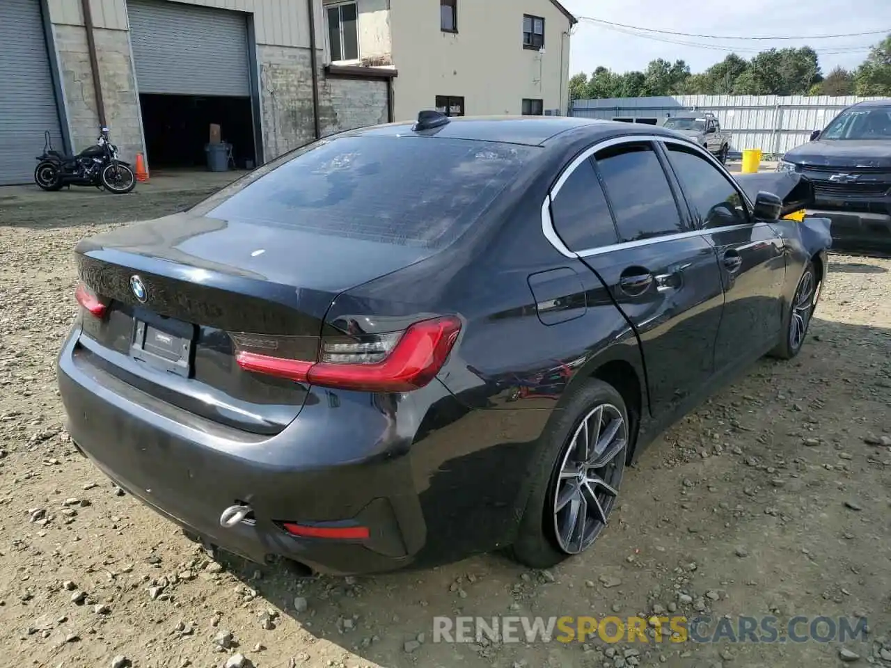 4 Photograph of a damaged car 3MW5R7J06L8B27622 BMW 3 SERIES 2020