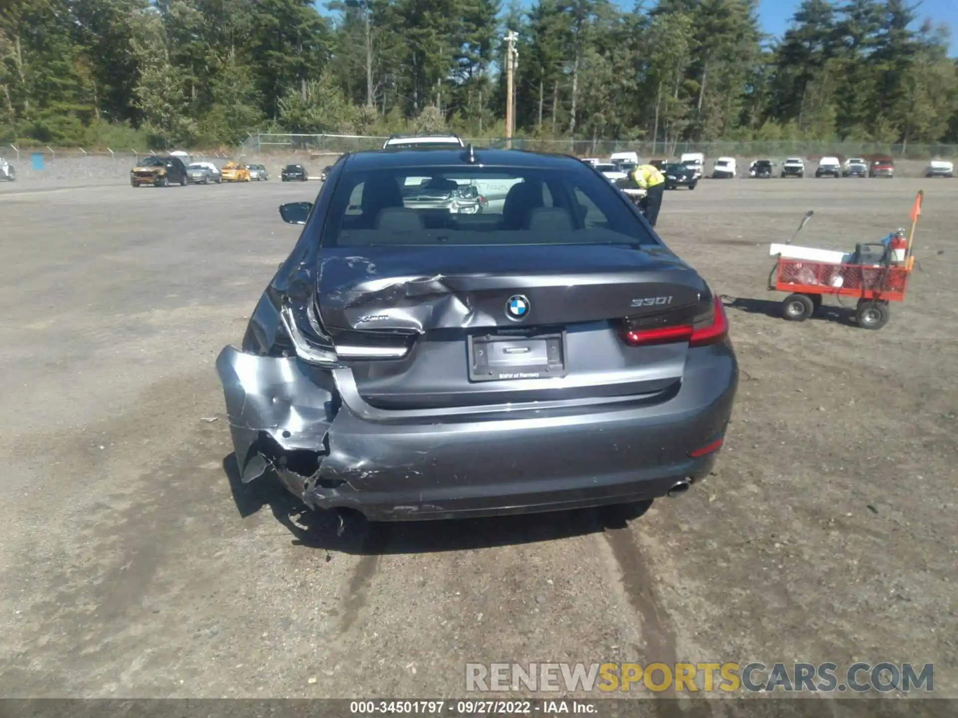 6 Photograph of a damaged car 3MW5R7J07L8B09565 BMW 3 SERIES 2020