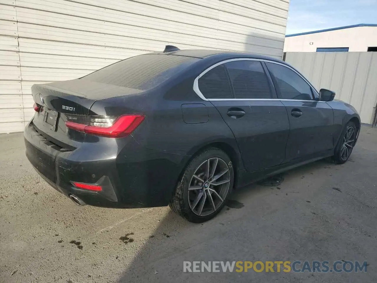 3 Photograph of a damaged car 3MW5R7J07L8B23479 BMW 3 SERIES 2020