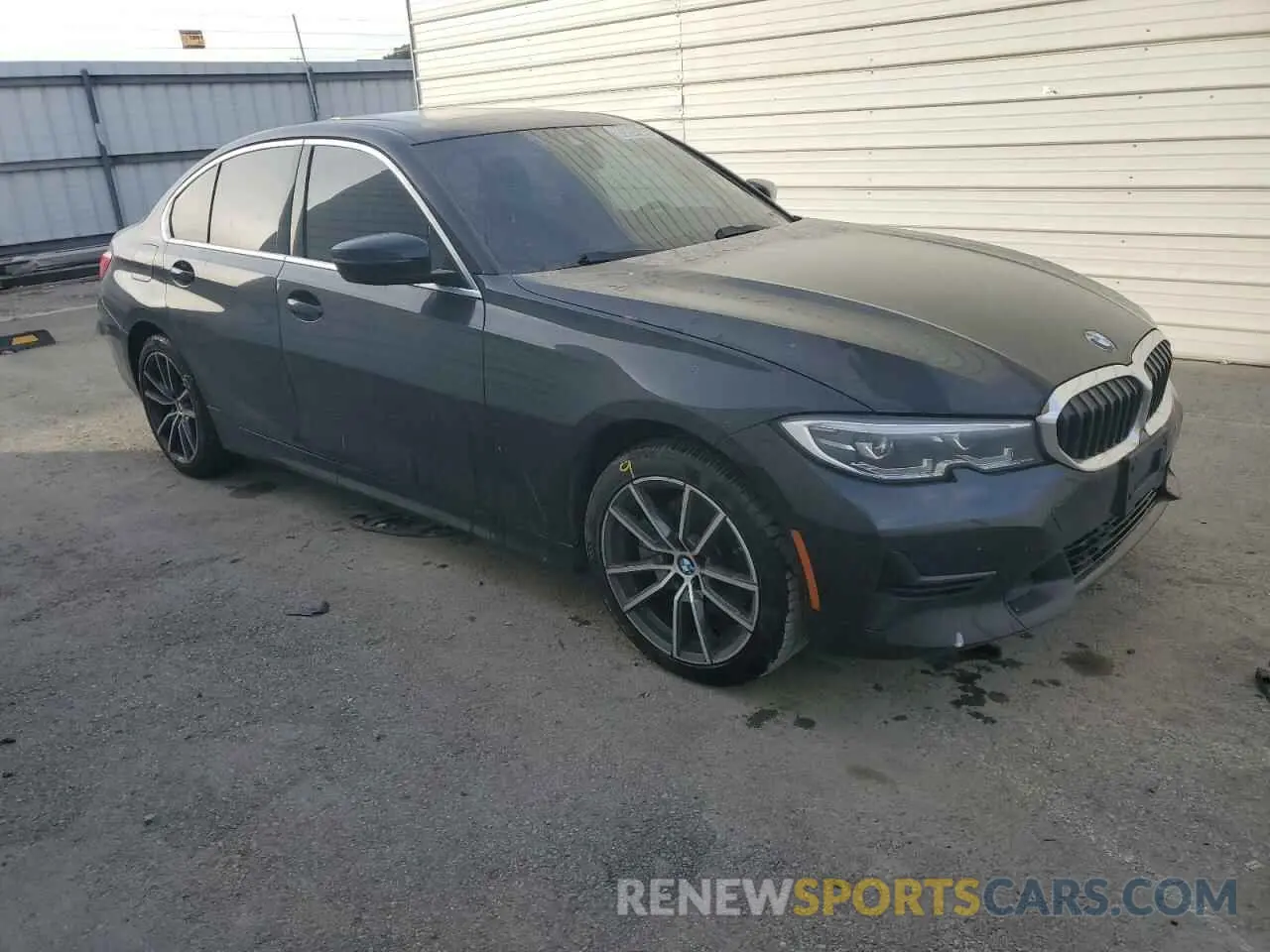 4 Photograph of a damaged car 3MW5R7J07L8B23479 BMW 3 SERIES 2020