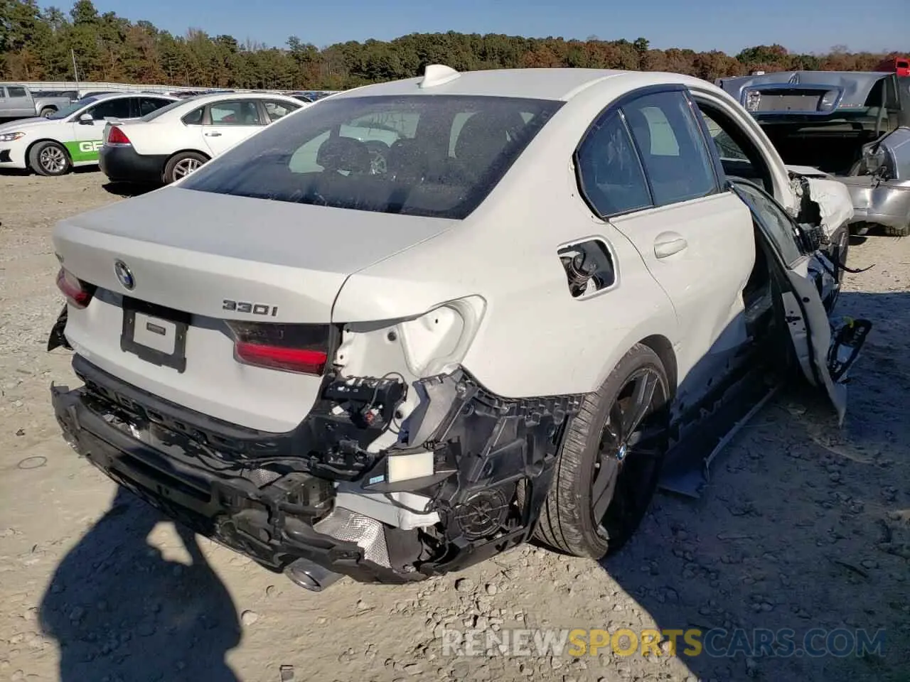 4 Photograph of a damaged car 3MW5R7J07L8B39200 BMW 3 SERIES 2020