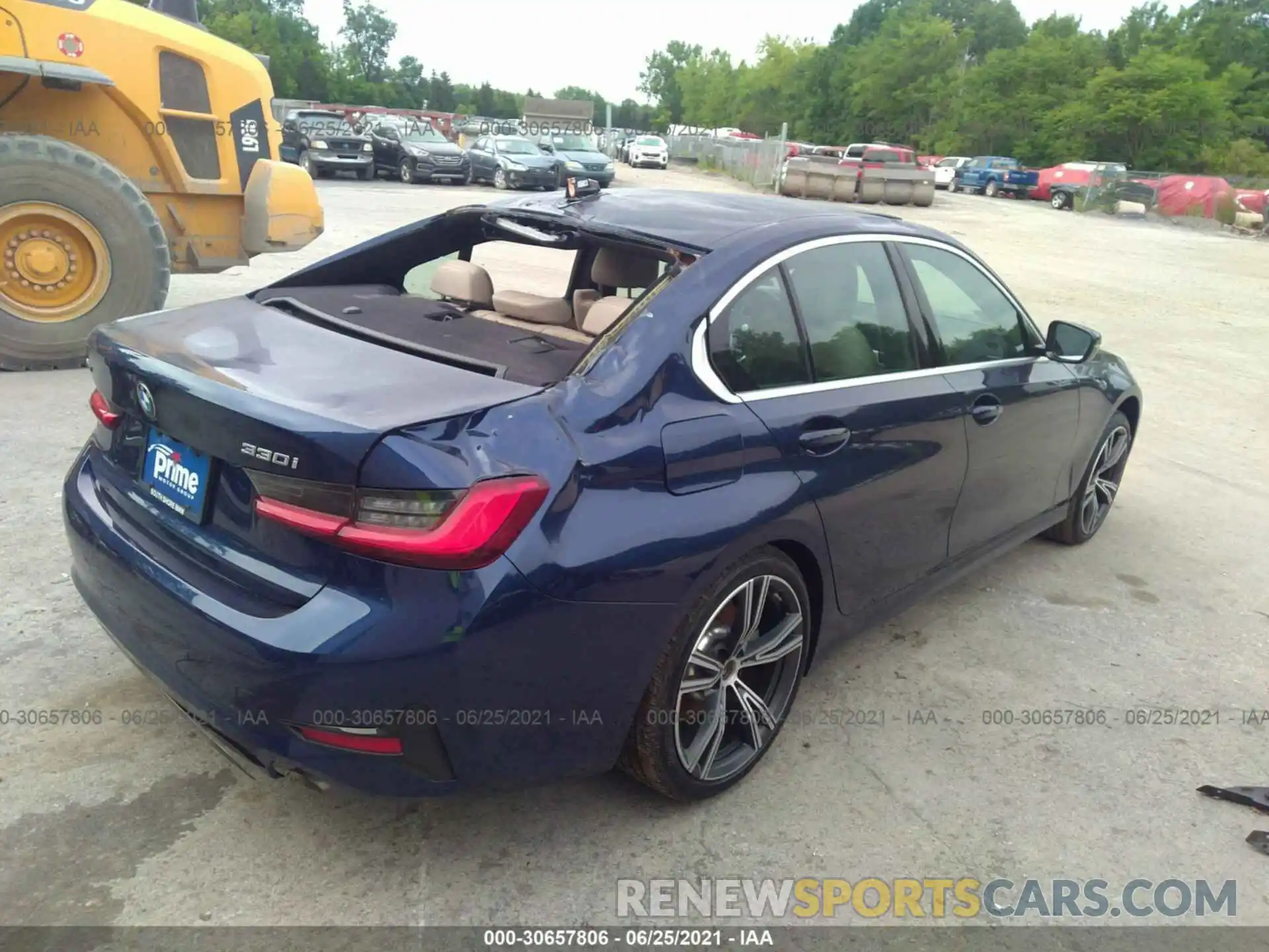 4 Photograph of a damaged car 3MW5R7J08L8B11017 BMW 3 SERIES 2020