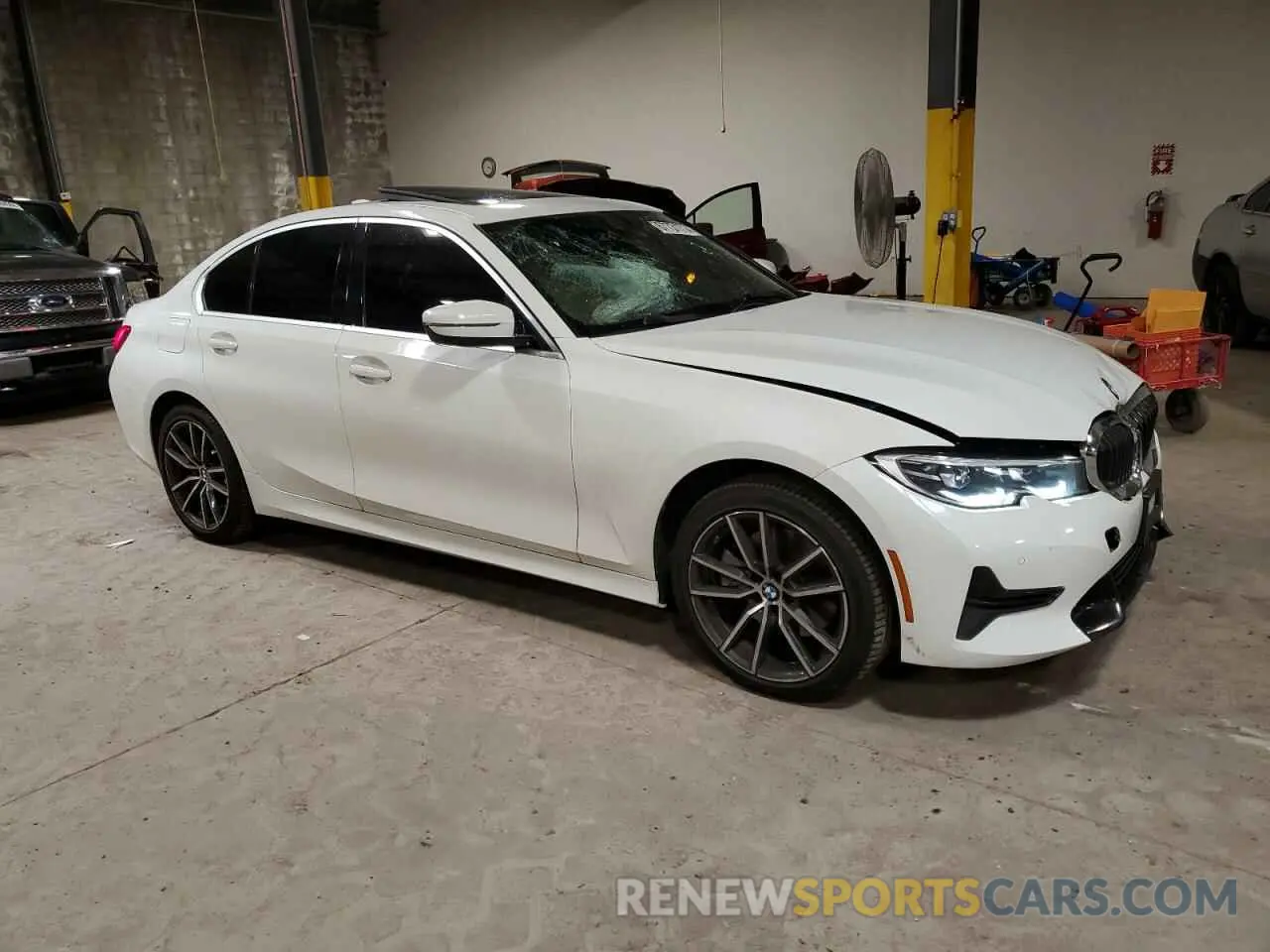 4 Photograph of a damaged car 3MW5R7J08L8B11258 BMW 3 SERIES 2020
