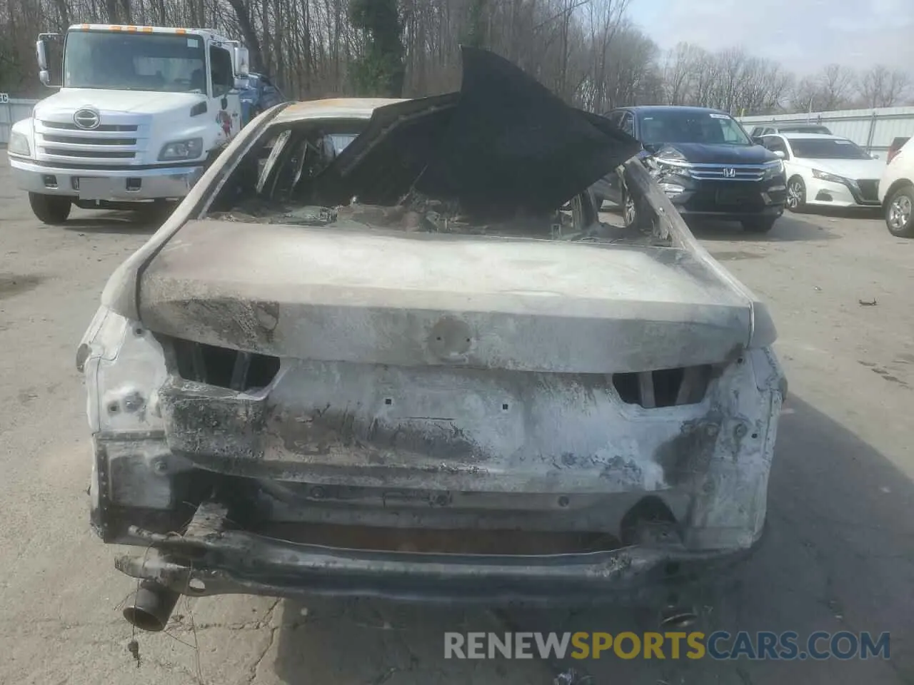 6 Photograph of a damaged car 3MW5R7J08L8B32126 BMW 3 SERIES 2020
