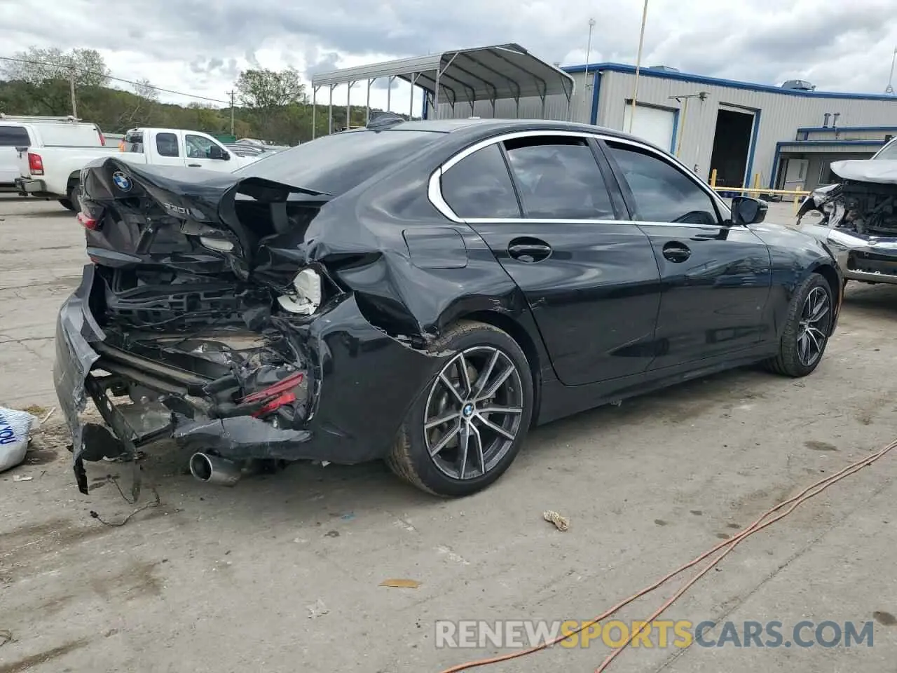 3 Photograph of a damaged car 3MW5R7J09L8B22575 BMW 3 SERIES 2020