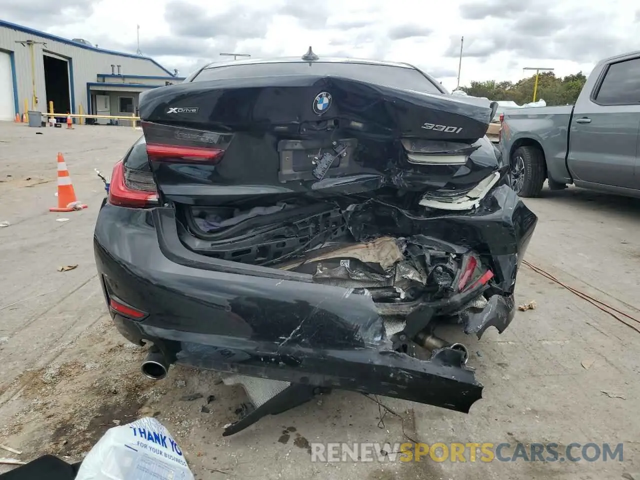 6 Photograph of a damaged car 3MW5R7J09L8B22575 BMW 3 SERIES 2020
