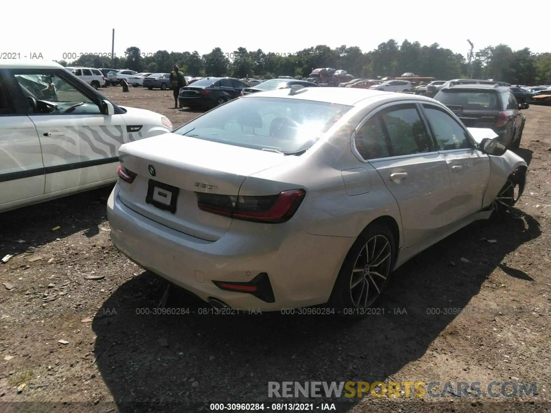 4 Photograph of a damaged car 3MW5R7J09L8B26674 BMW 3 SERIES 2020