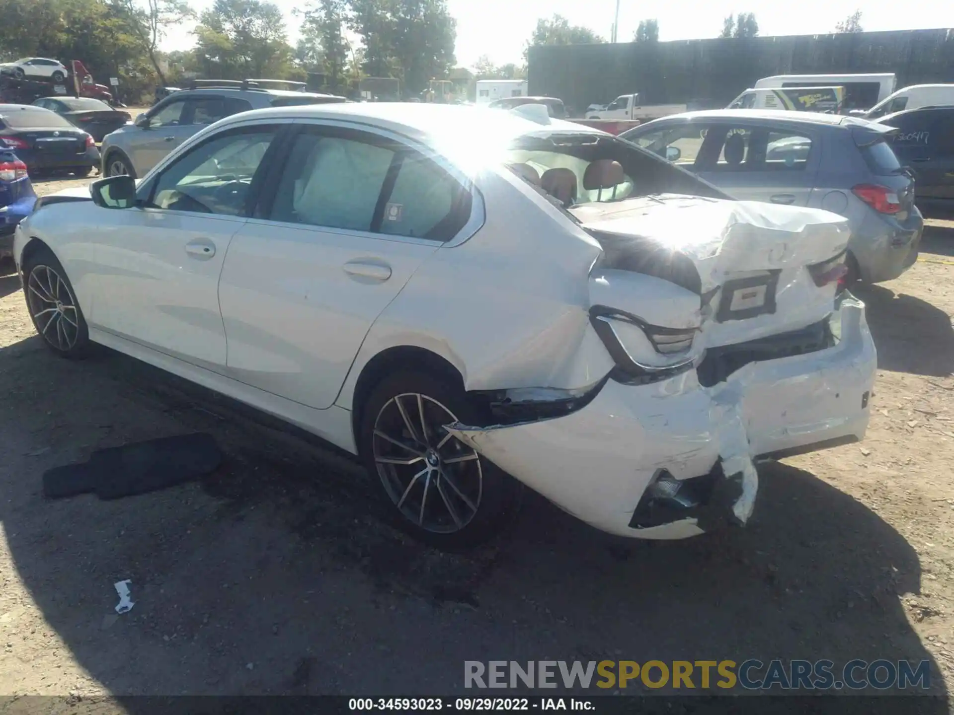 3 Photograph of a damaged car 3MW5R7J09L8B34483 BMW 3 SERIES 2020