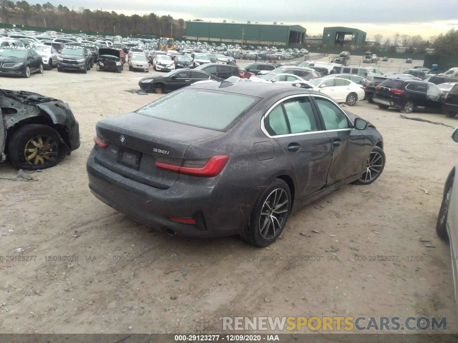 4 Photograph of a damaged car 3MW5R7J0XL8B16574 BMW 3 SERIES 2020