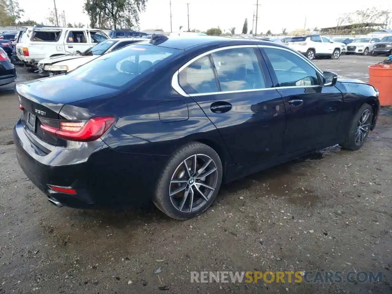 4 Photograph of a damaged car 3MW5R7J0XL8B25050 BMW 3 SERIES 2020