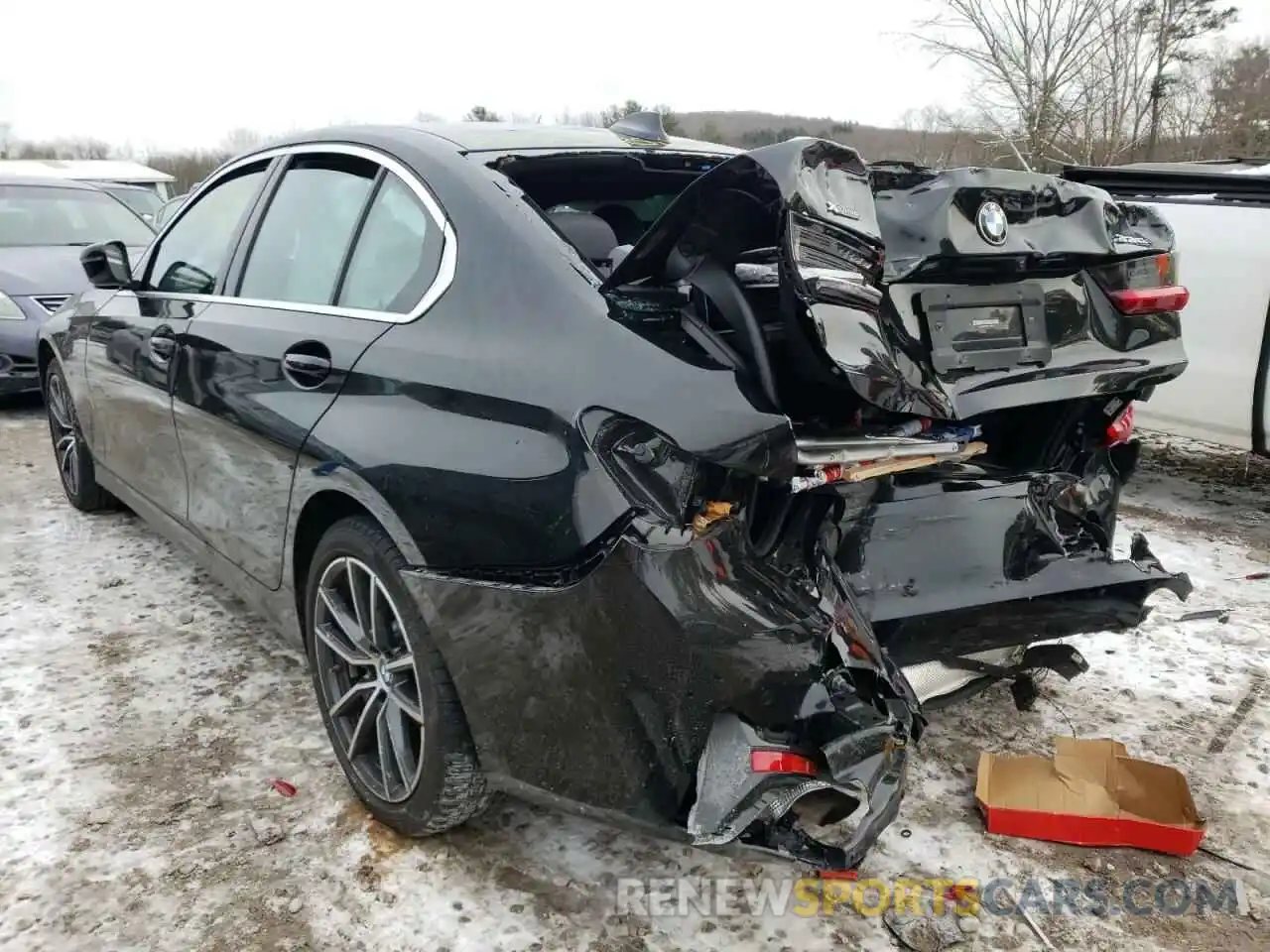 3 Photograph of a damaged car 3MW5R7J0XL8B38316 BMW 3 SERIES 2020