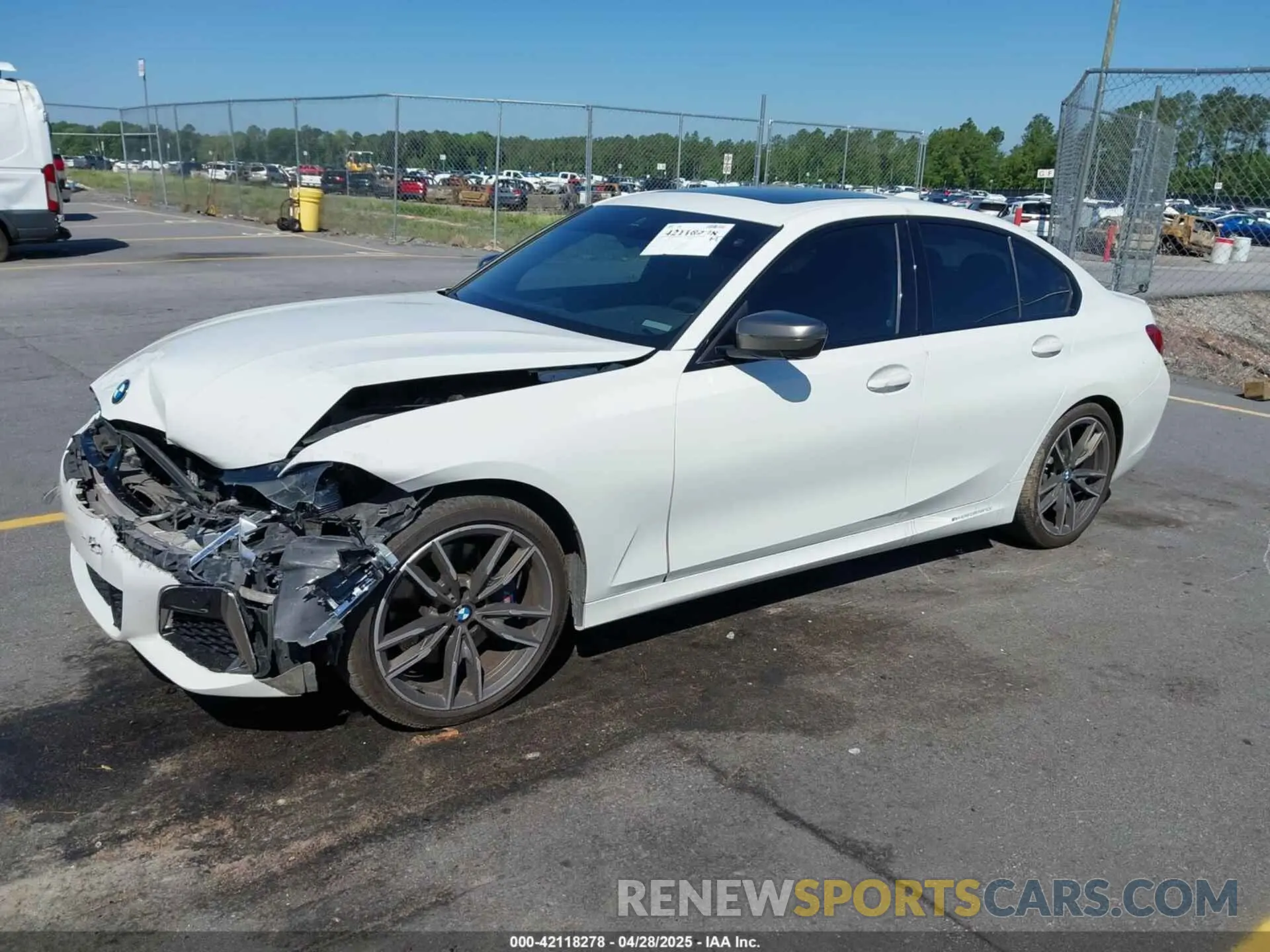 2 Photograph of a damaged car 3MW5U7J08L8B31590 BMW 3 SERIES 2020