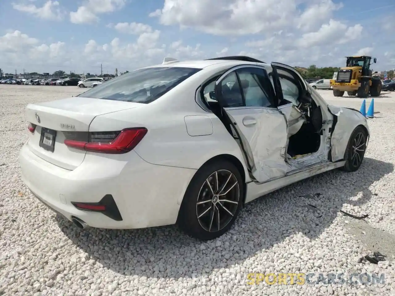 4 Photograph of a damaged car WBA5R1C03LFH44173 BMW 3 SERIES 2020