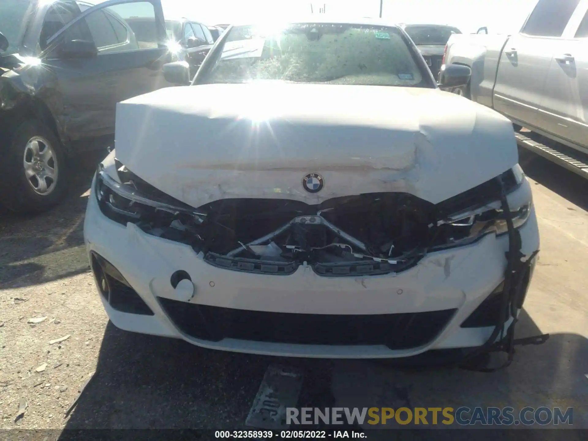 6 Photograph of a damaged car WBA5U7C02LFH64142 BMW 3 SERIES 2020