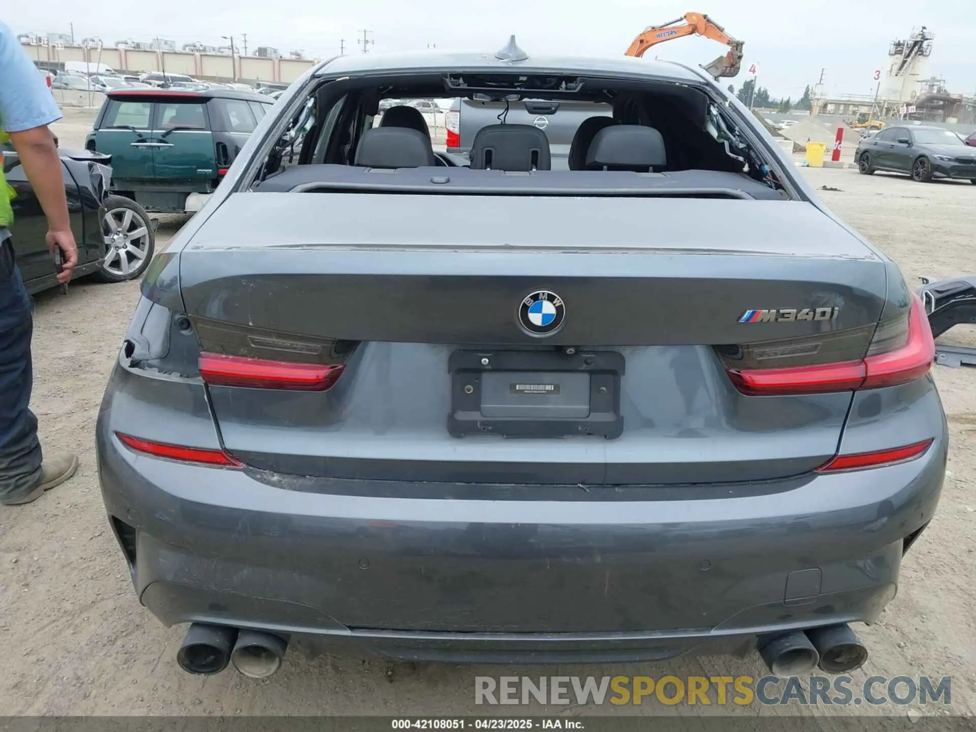 17 Photograph of a damaged car WBA5U7C08LFH04303 BMW 3 SERIES 2020