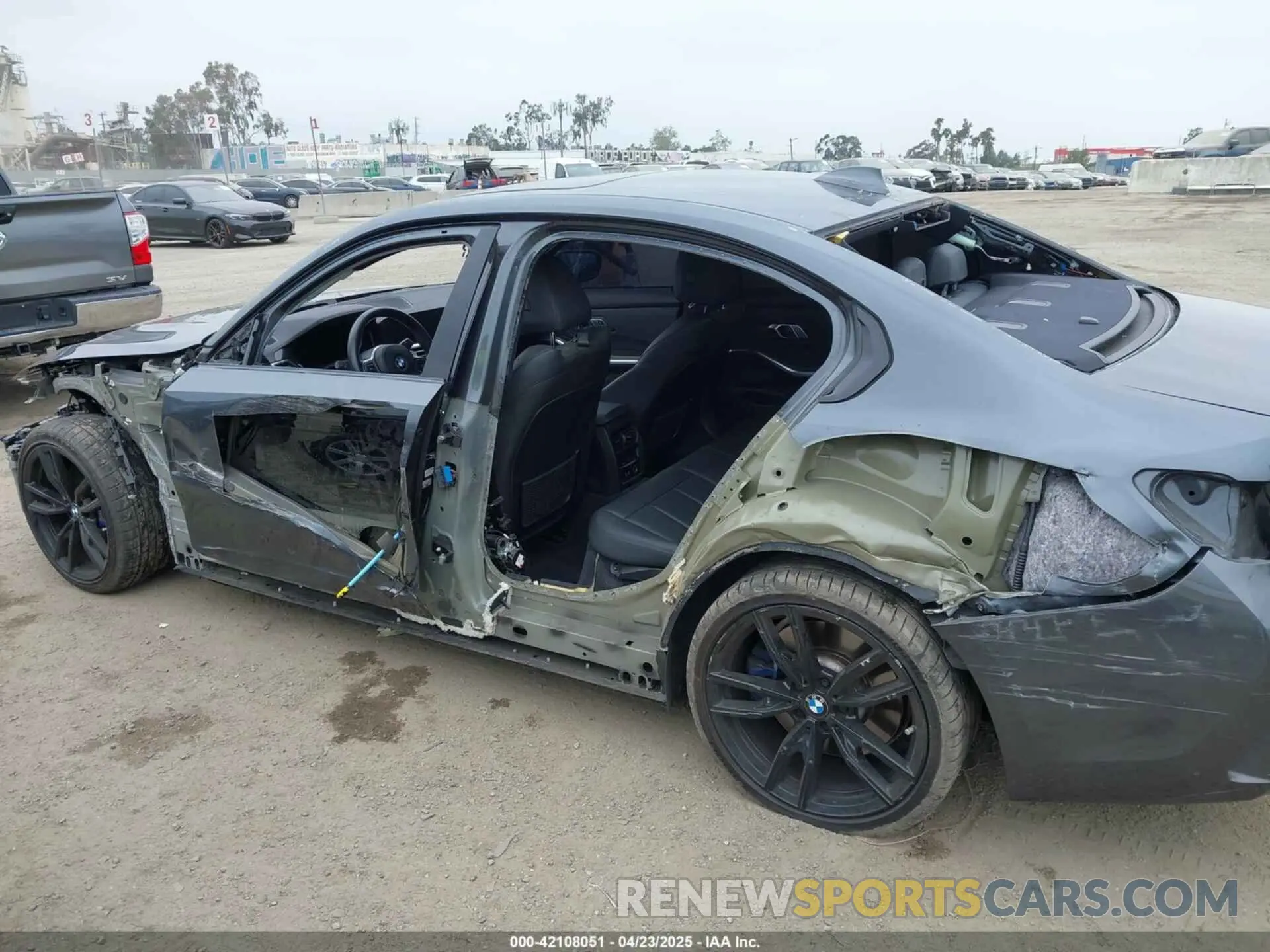 6 Photograph of a damaged car WBA5U7C08LFH04303 BMW 3 SERIES 2020