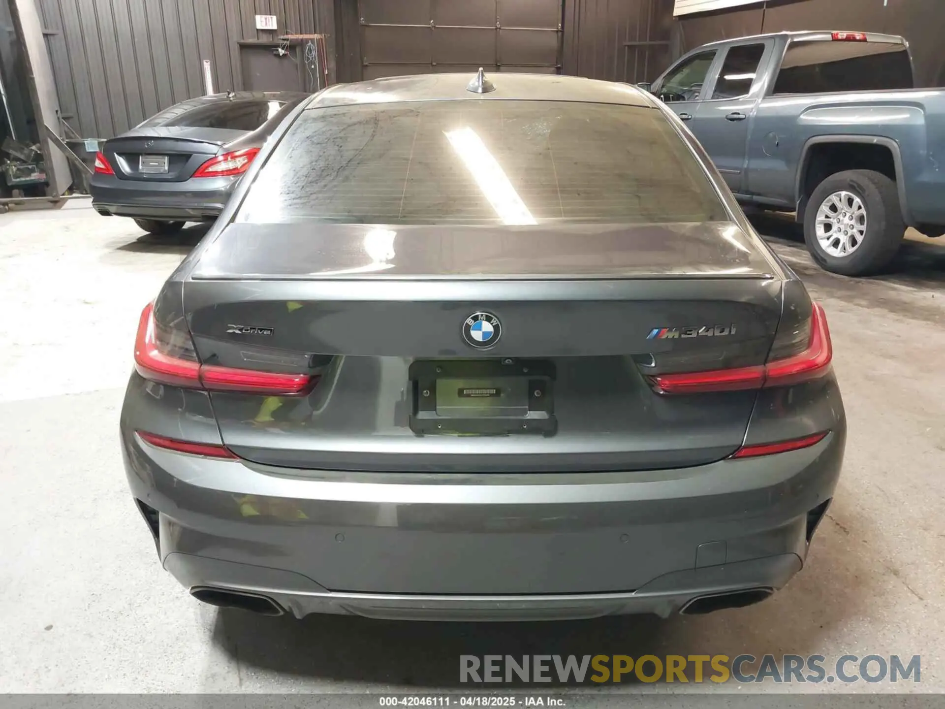 17 Photograph of a damaged car WBA5U9C02LFH25496 BMW 3 SERIES 2020