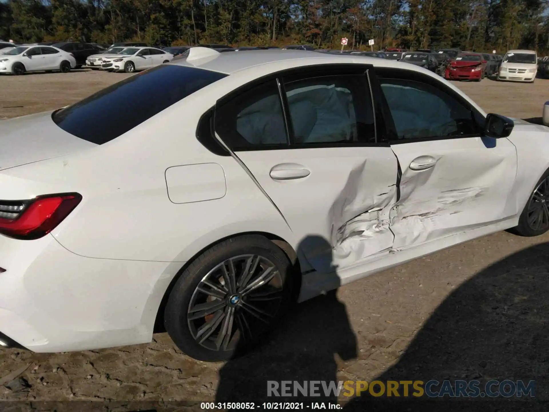 6 Photograph of a damaged car WBA5U9C02LFJ83121 BMW 3 SERIES 2020