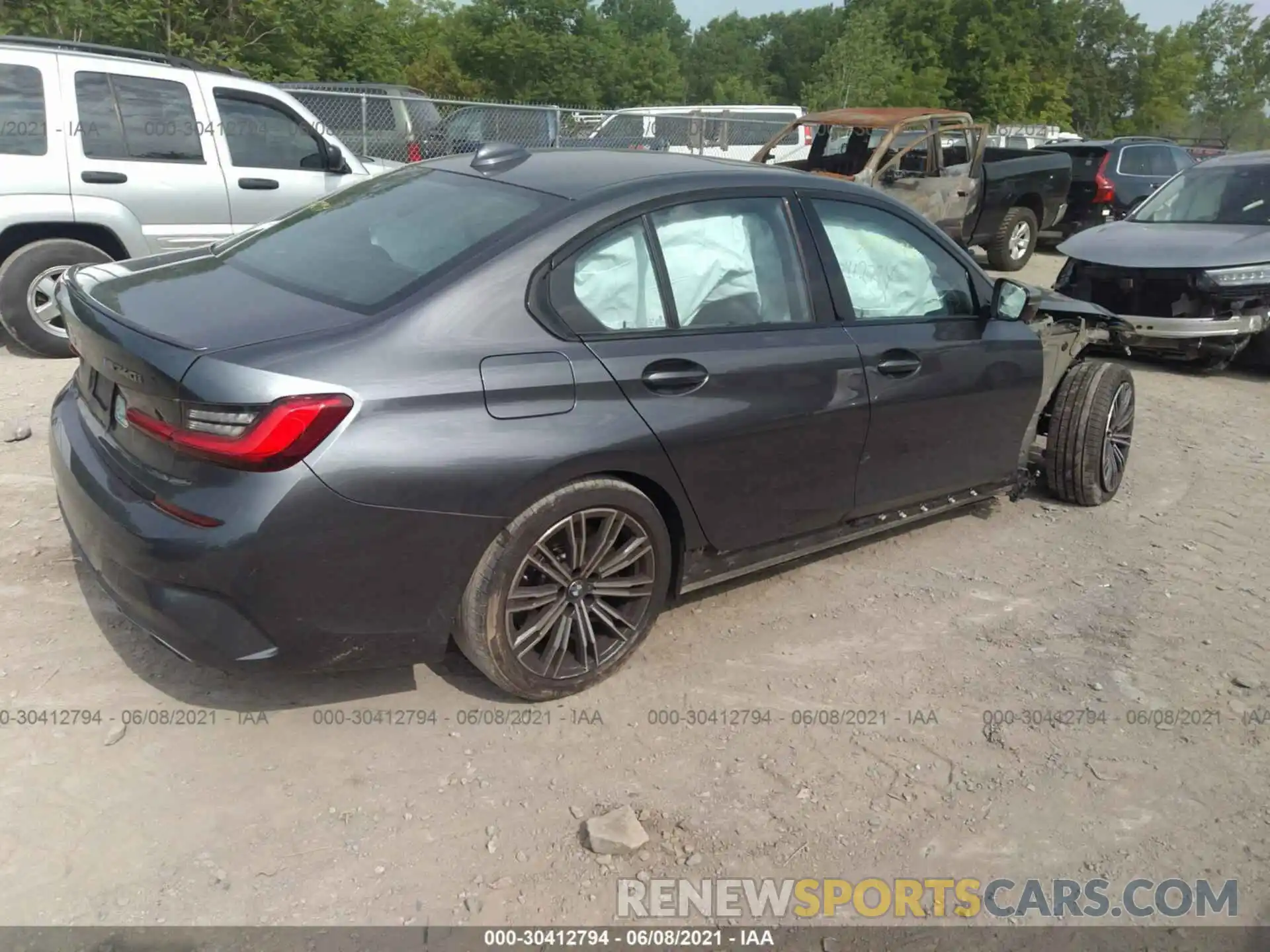 4 Photograph of a damaged car WBA5U9C05LFH59335 BMW 3 SERIES 2020