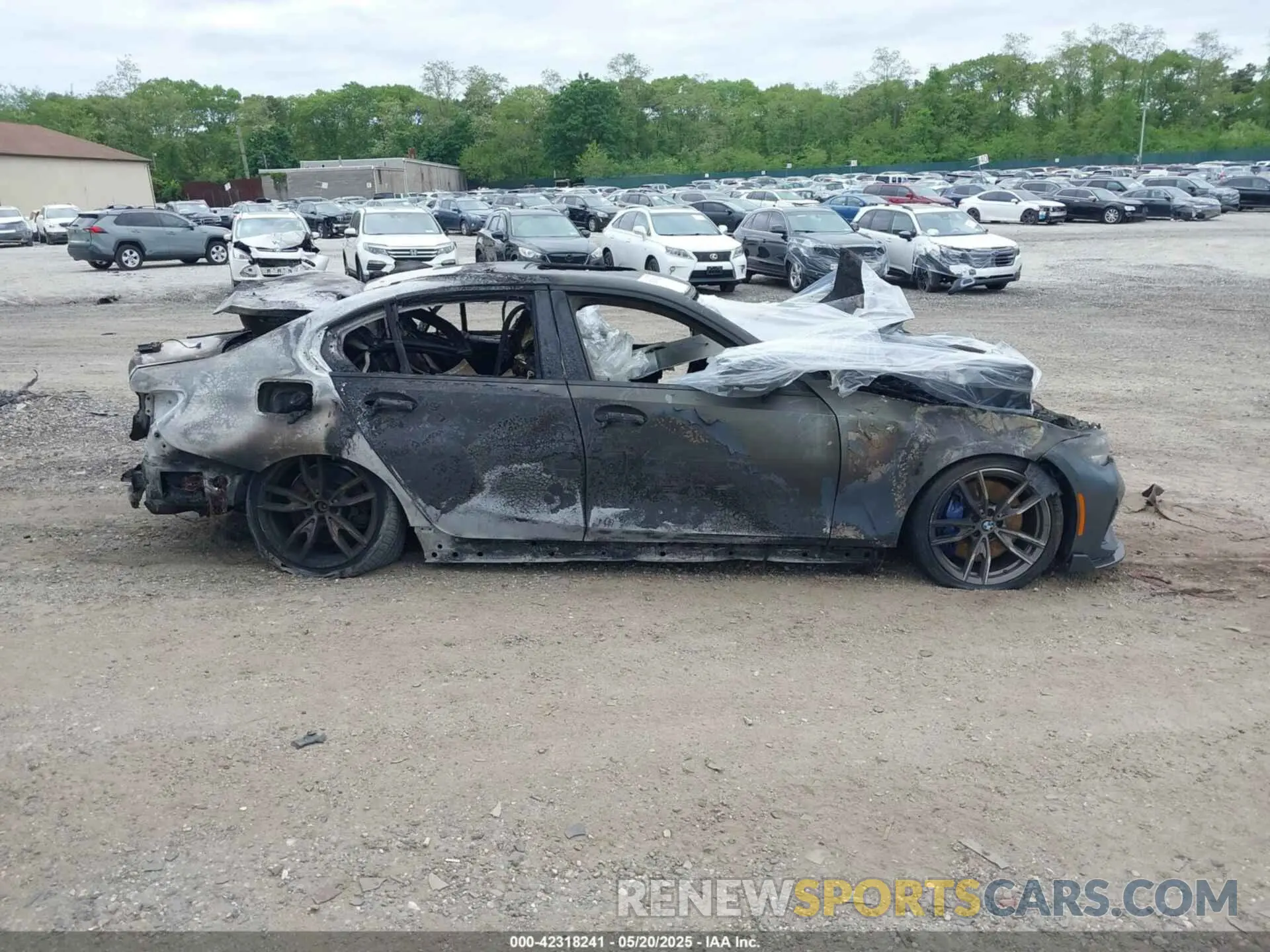13 Photograph of a damaged car WBA5U9C06LFJ43561 BMW 3 SERIES 2020
