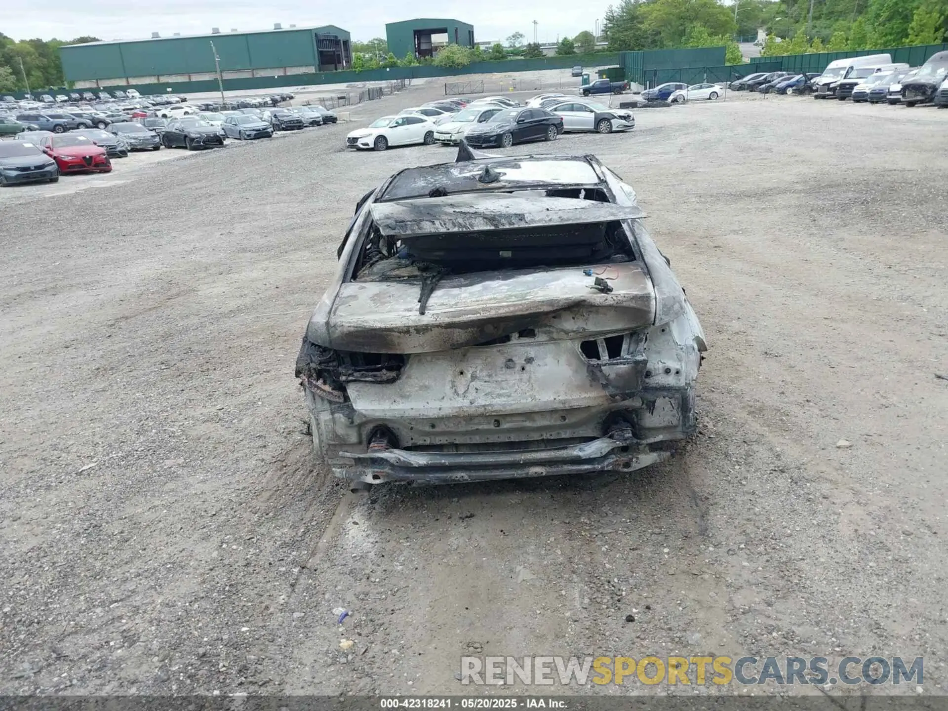 16 Photograph of a damaged car WBA5U9C06LFJ43561 BMW 3 SERIES 2020