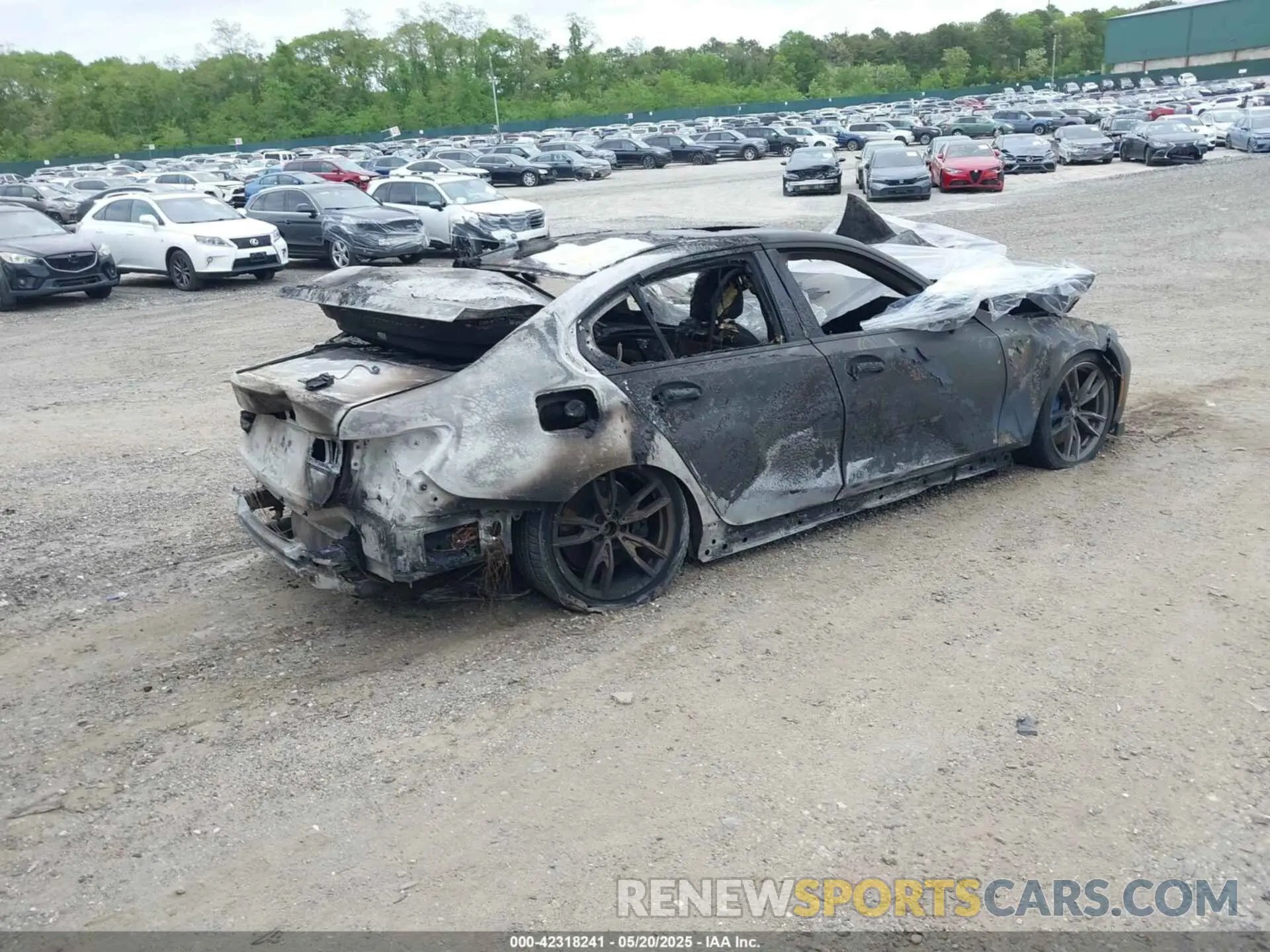 4 Photograph of a damaged car WBA5U9C06LFJ43561 BMW 3 SERIES 2020