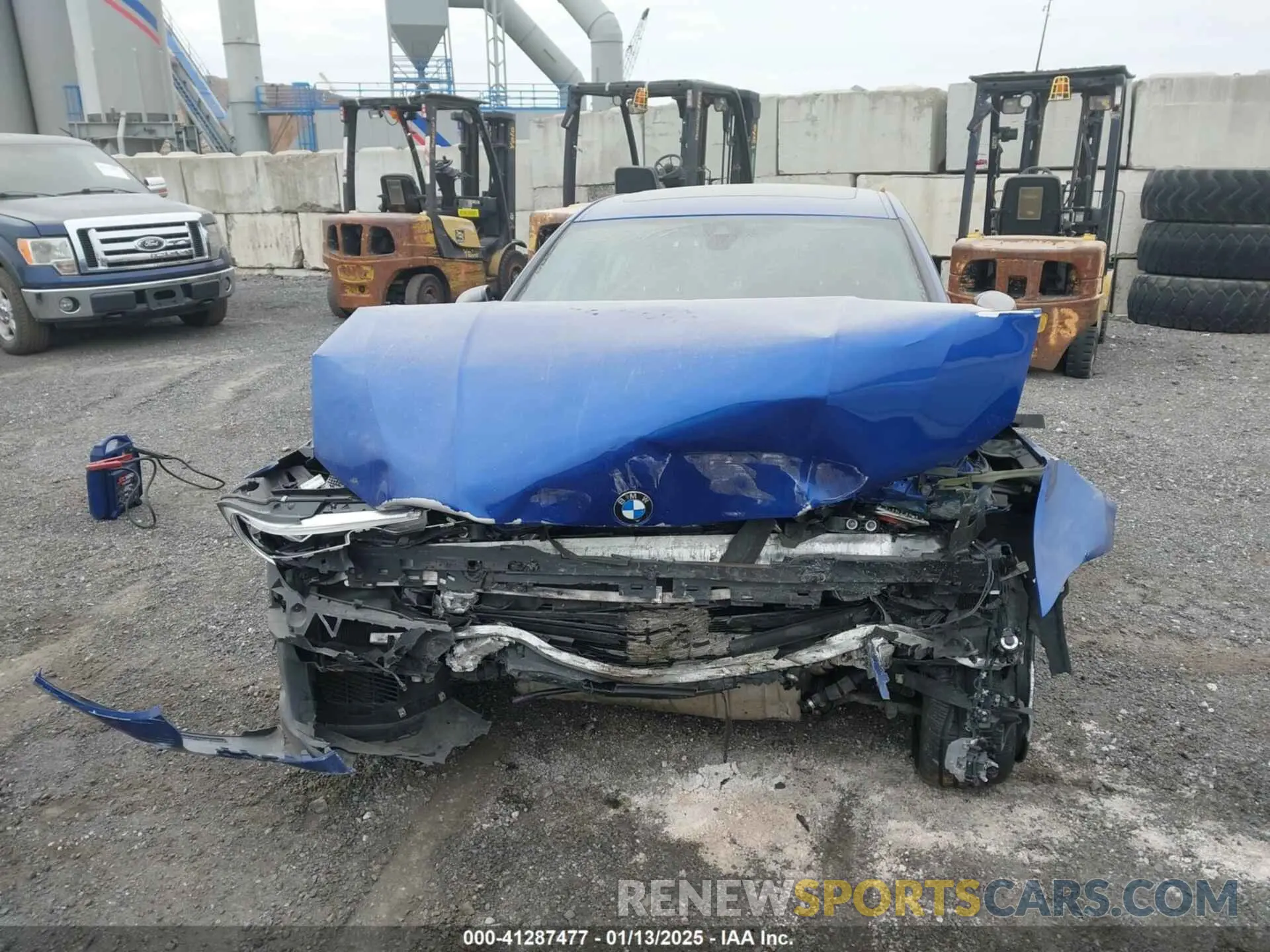 6 Photograph of a damaged car WBA5U9C07LFJ84975 BMW 3 SERIES 2020