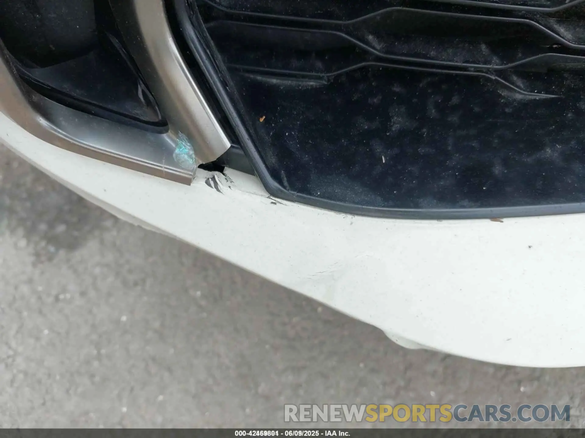 6 Photograph of a damaged car WBA5U9C08LFH20822 BMW 3 SERIES 2020