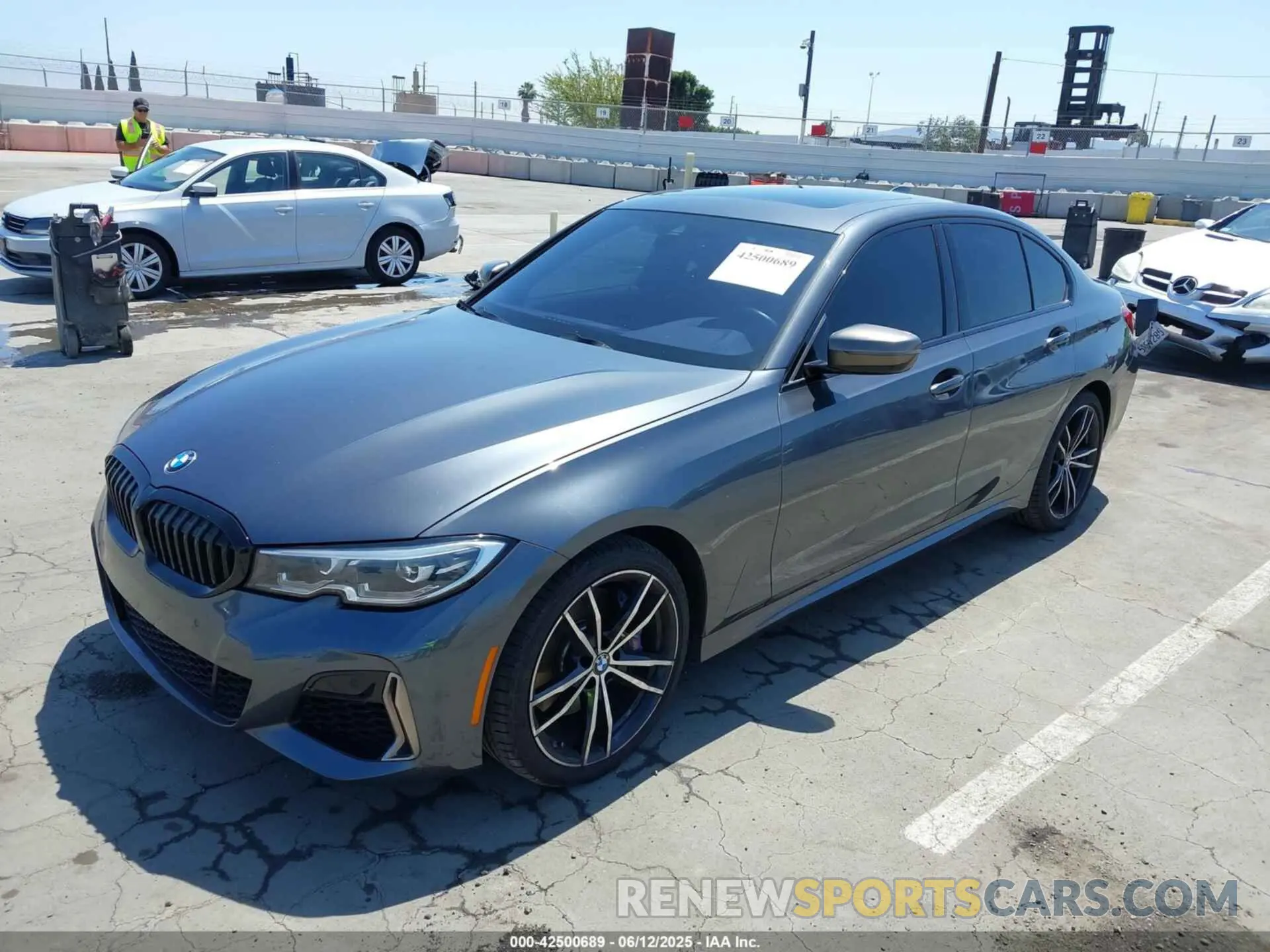 2 Photograph of a damaged car WBA5U9C0XLA380339 BMW 3 SERIES 2020