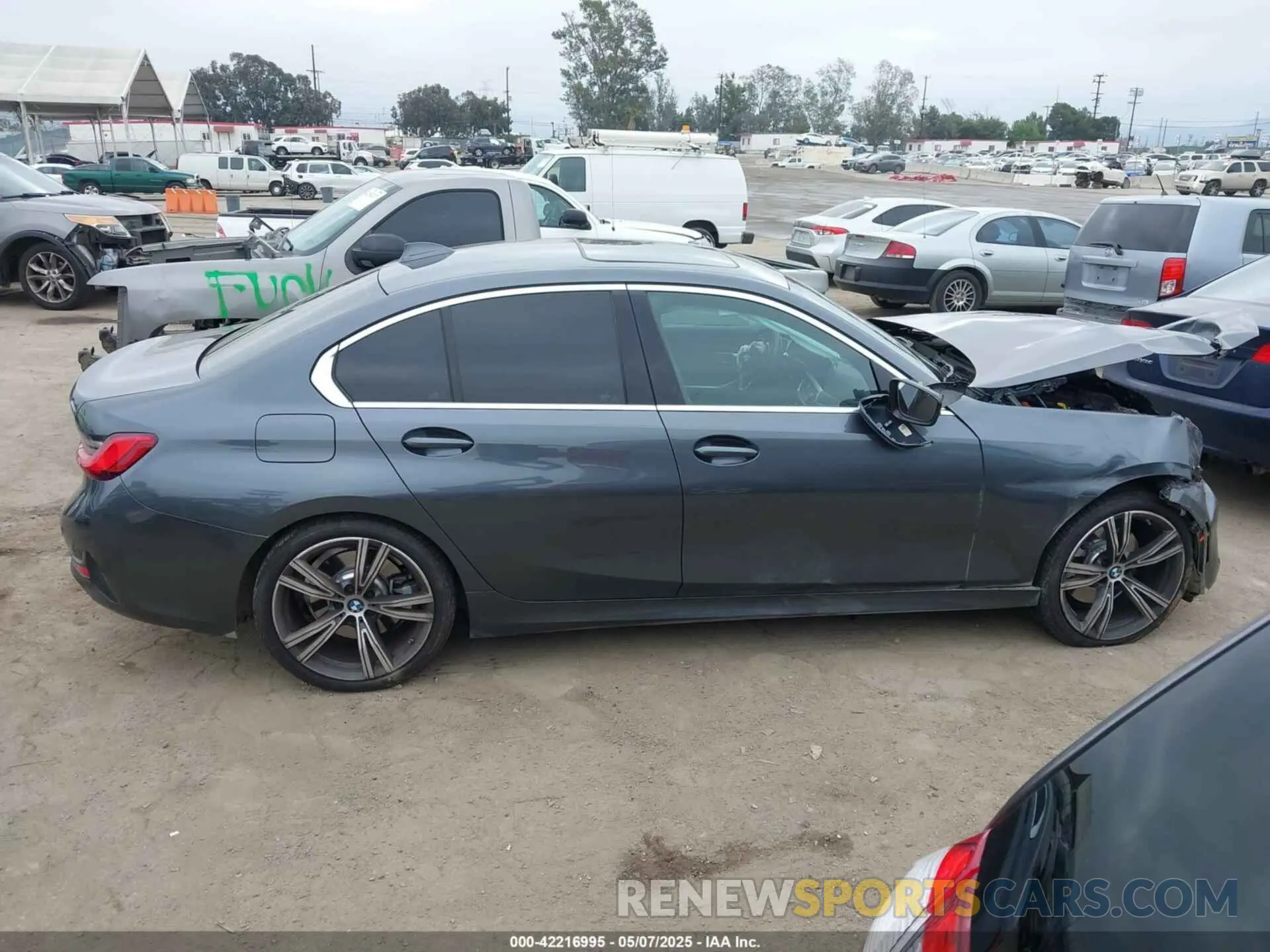 12 Photograph of a damaged car 3MW5P7J00M8C11359 BMW 3 SERIES 2021