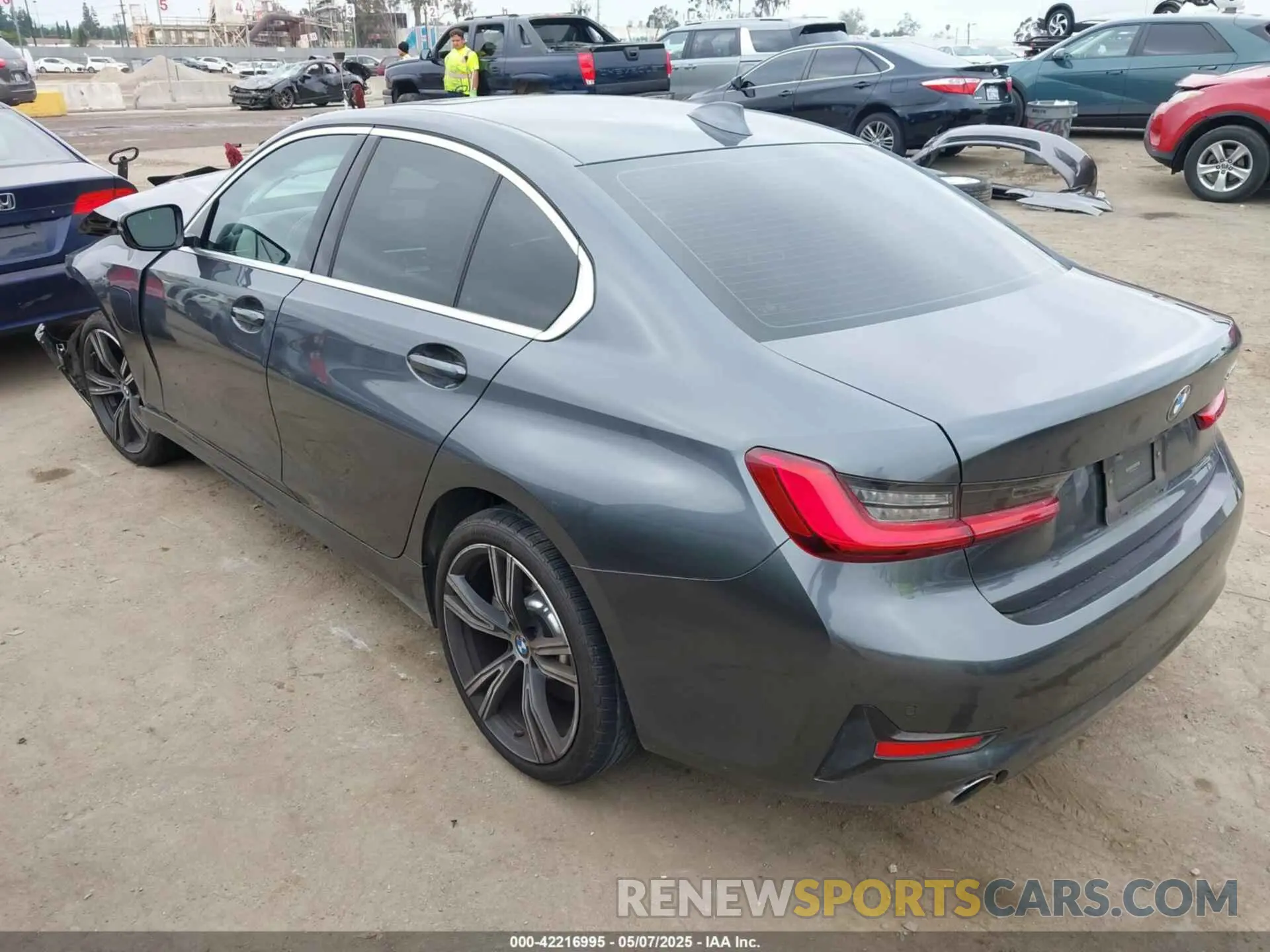 3 Photograph of a damaged car 3MW5P7J00M8C11359 BMW 3 SERIES 2021