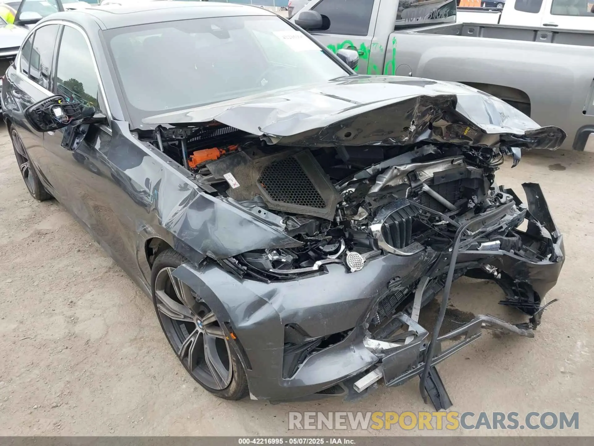 6 Photograph of a damaged car 3MW5P7J00M8C11359 BMW 3 SERIES 2021