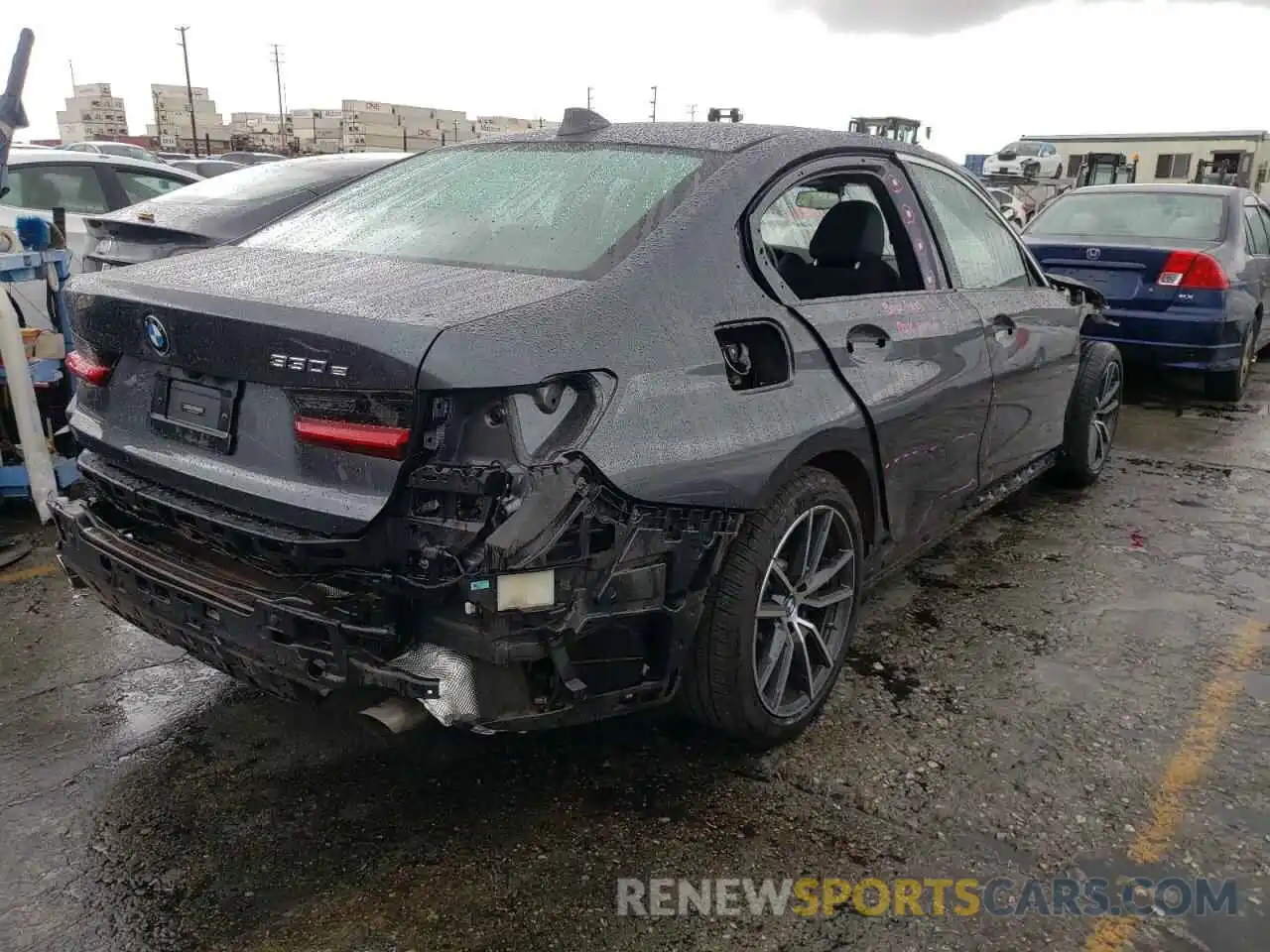 4 Photograph of a damaged car 3MW5P7J01M8C08101 BMW 3 SERIES 2021