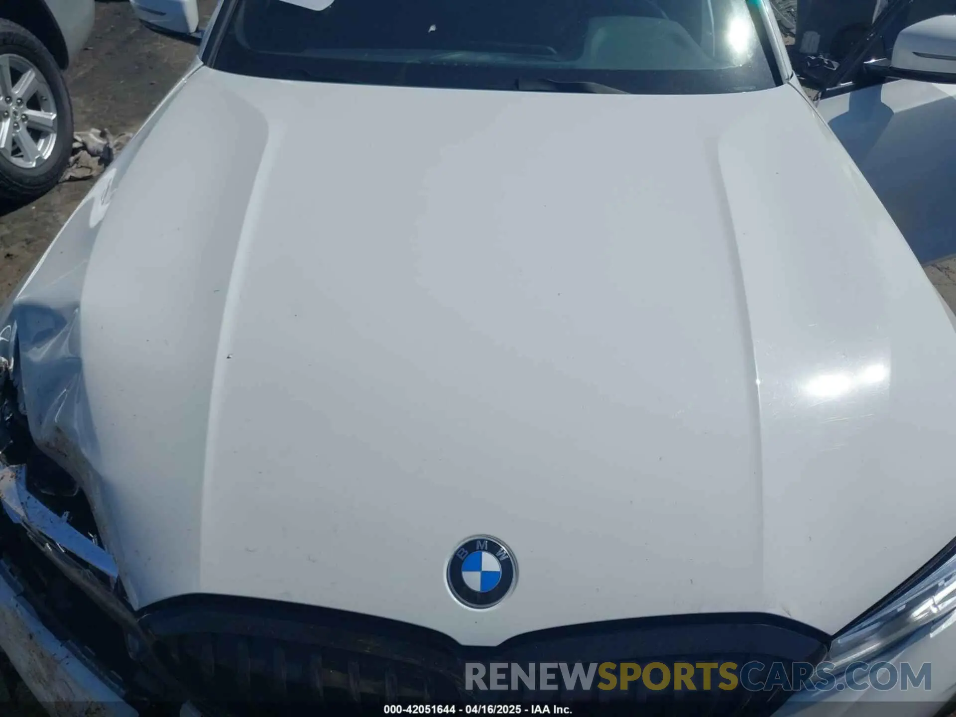 10 Photograph of a damaged car 3MW5P7J02M8B67834 BMW 3 SERIES 2021