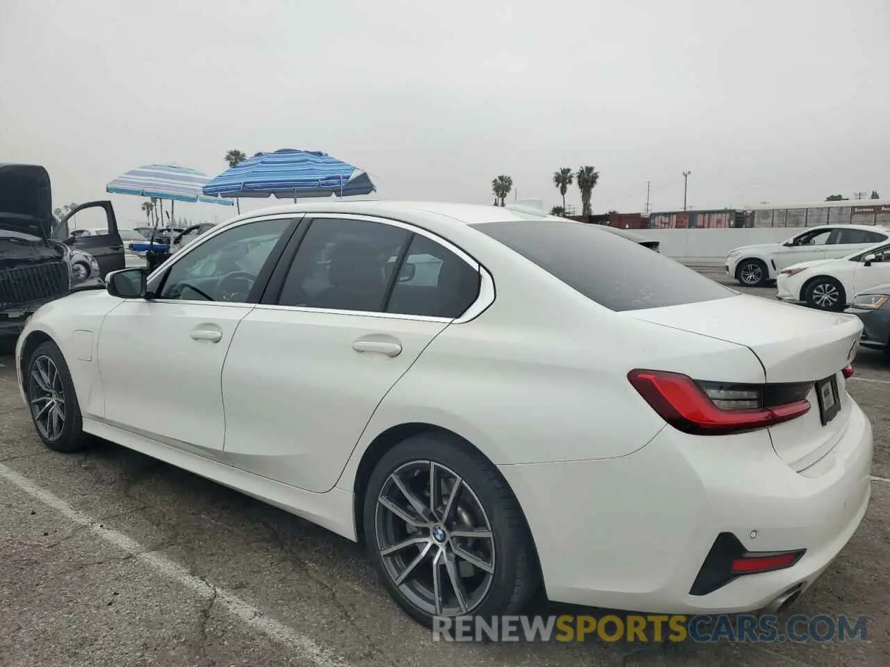 2 Photograph of a damaged car 3MW5P7J02M8B86870 BMW 3 SERIES 2021