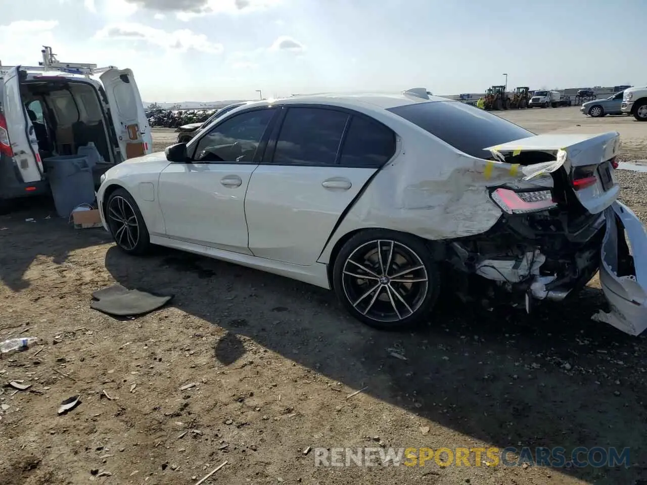 2 Photograph of a damaged car 3MW5P7J07M8B62645 BMW 3 SERIES 2021