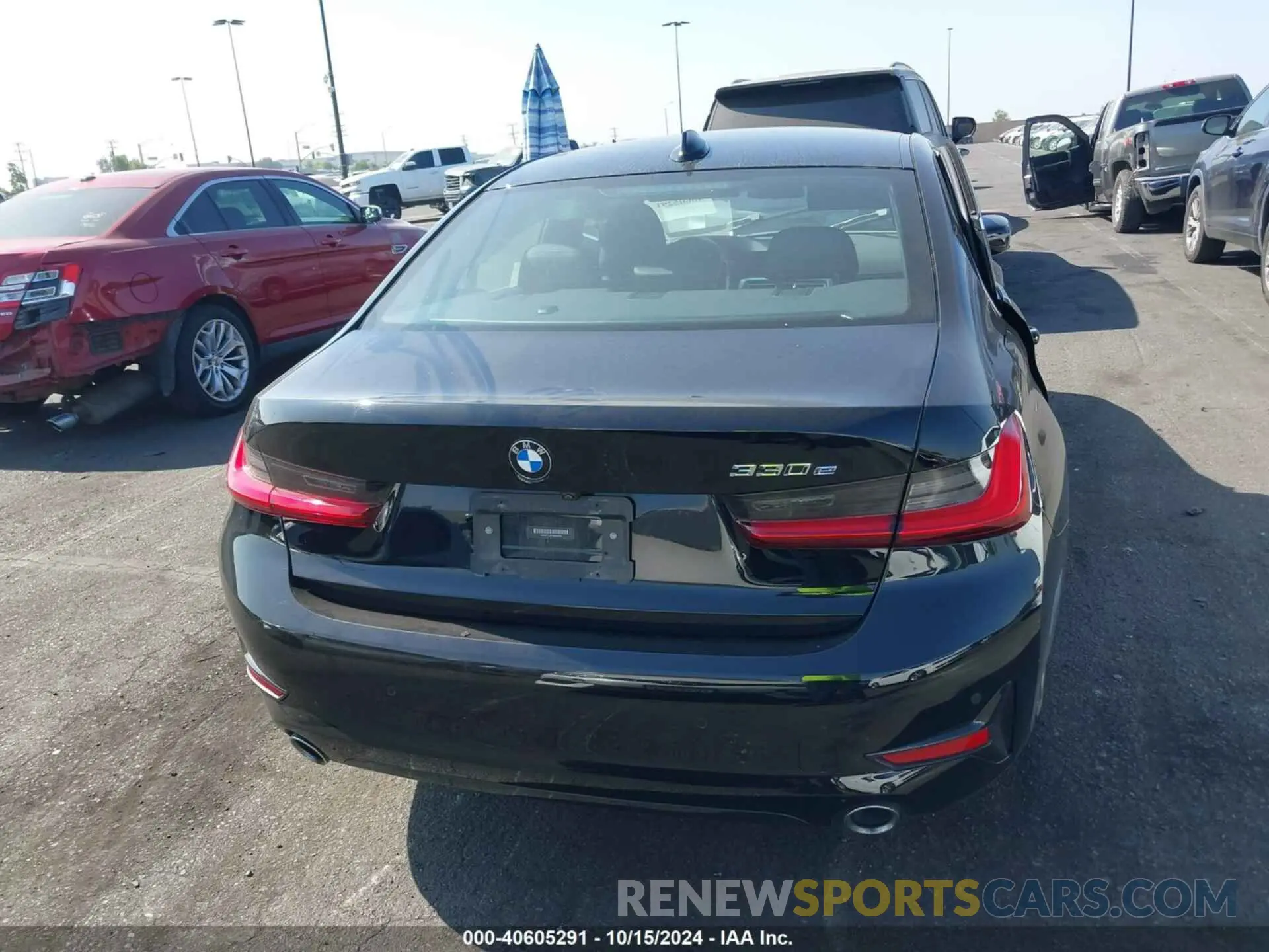 16 Photograph of a damaged car 3MW5P7J07M8B64606 BMW 3 SERIES 2021