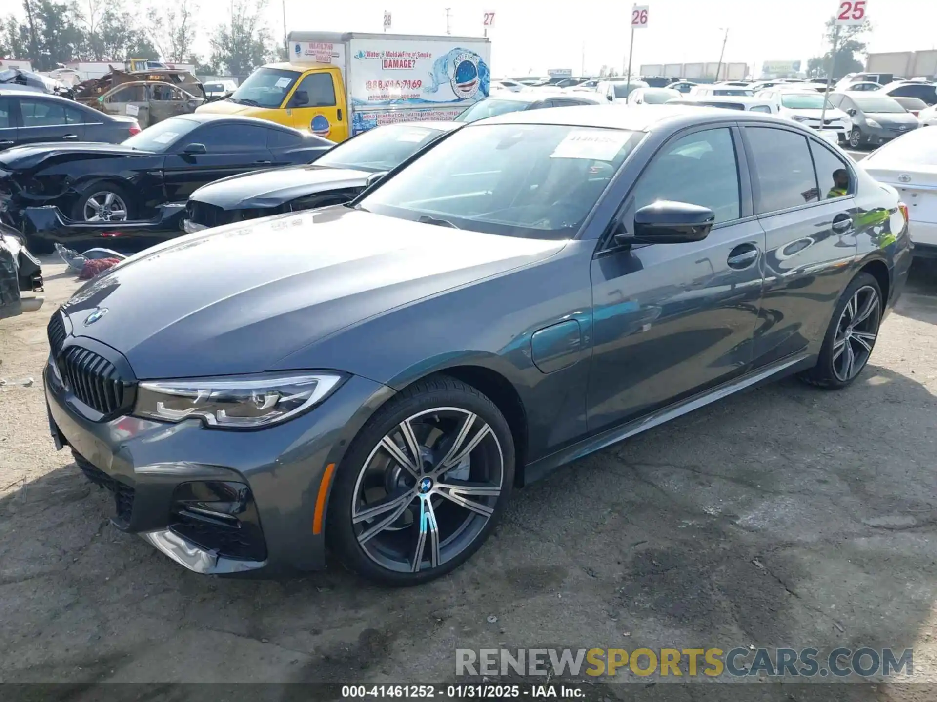 2 Photograph of a damaged car 3MW5P7J07M8B84127 BMW 3 SERIES 2021