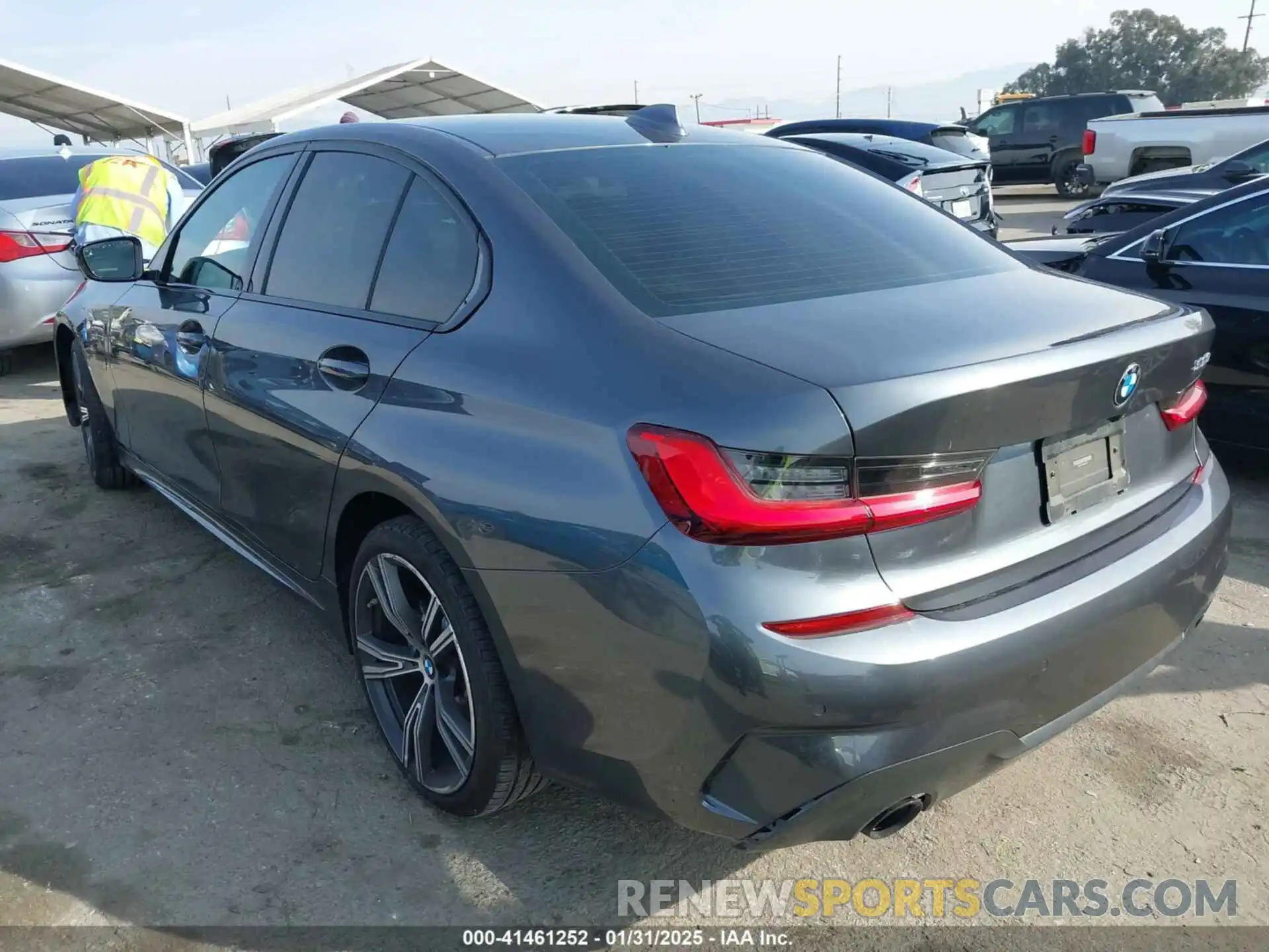 3 Photograph of a damaged car 3MW5P7J07M8B84127 BMW 3 SERIES 2021