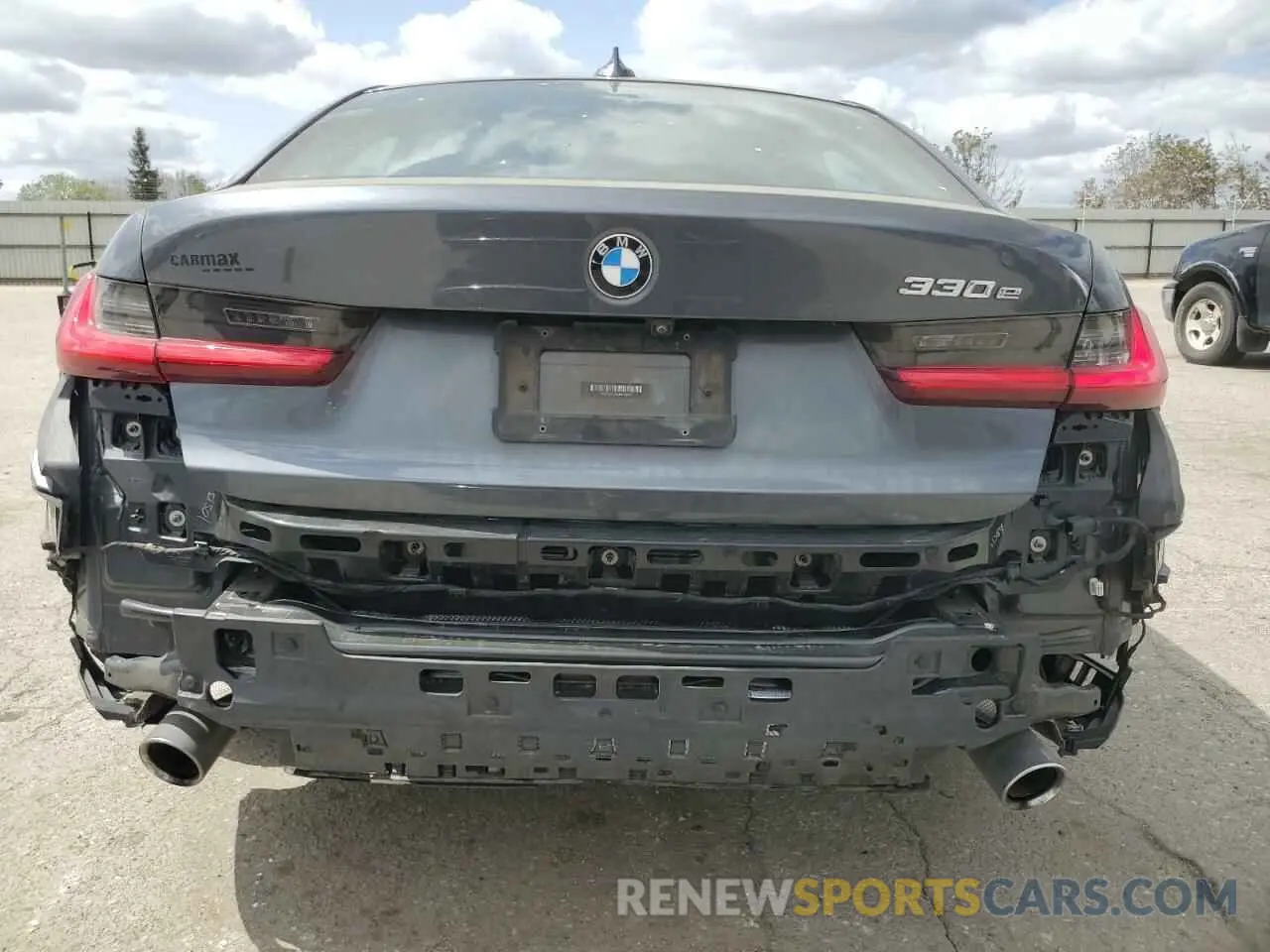 6 Photograph of a damaged car 3MW5P7J07M8B90476 BMW 3 SERIES 2021