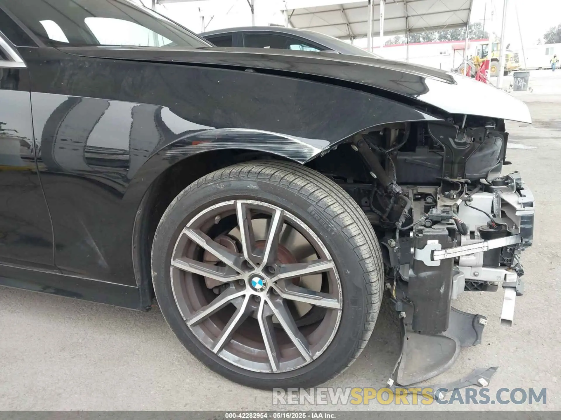 18 Photograph of a damaged car 3MW5P7J09M8B75719 BMW 3 SERIES 2021