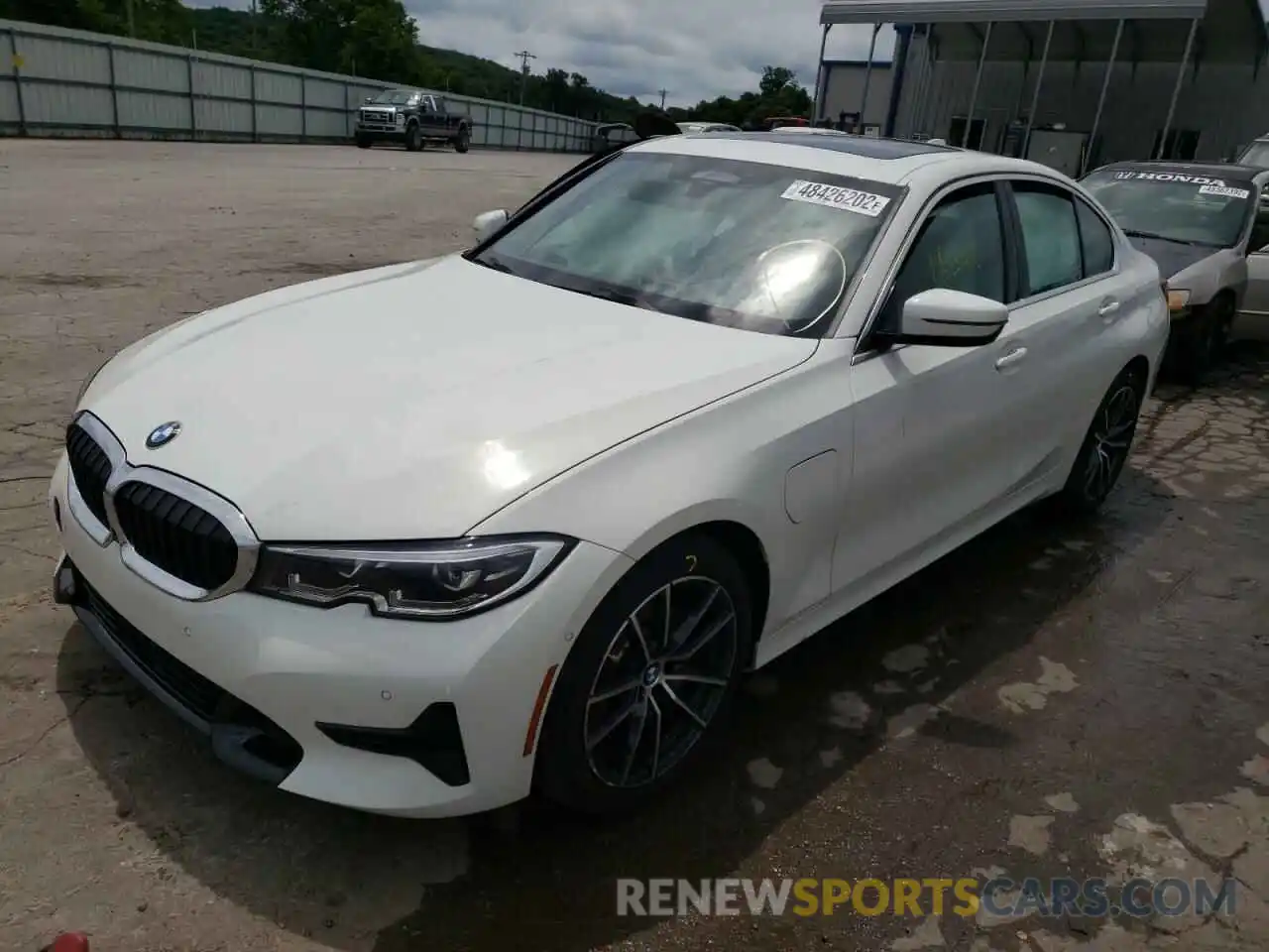 2 Photograph of a damaged car 3MW5P9J09M8B97795 BMW 3 SERIES 2021